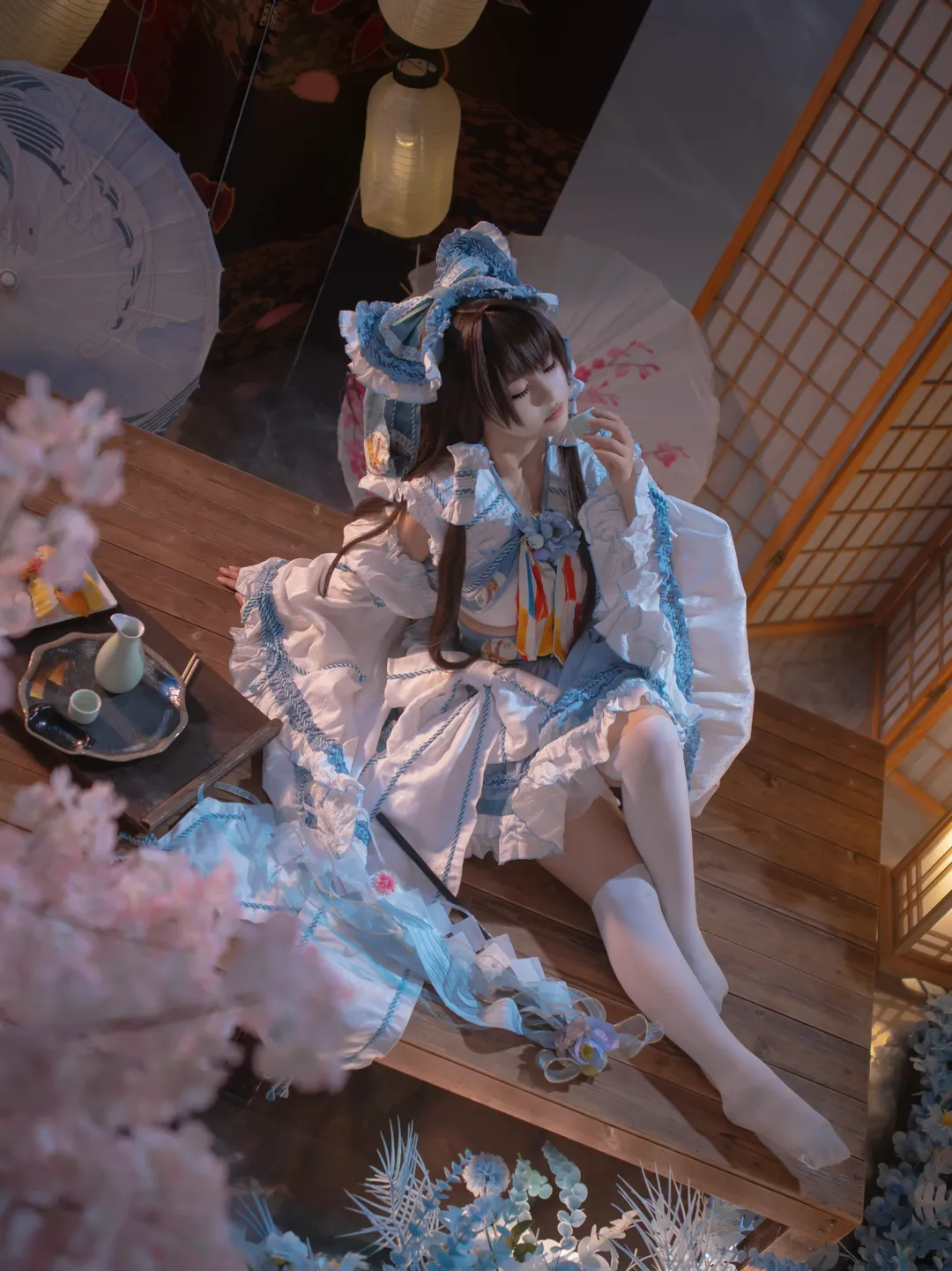 Character accuracy, Touhou Project, Japanese-style photography, Cherry blossom atmosphere, Blue Reimu cosplay