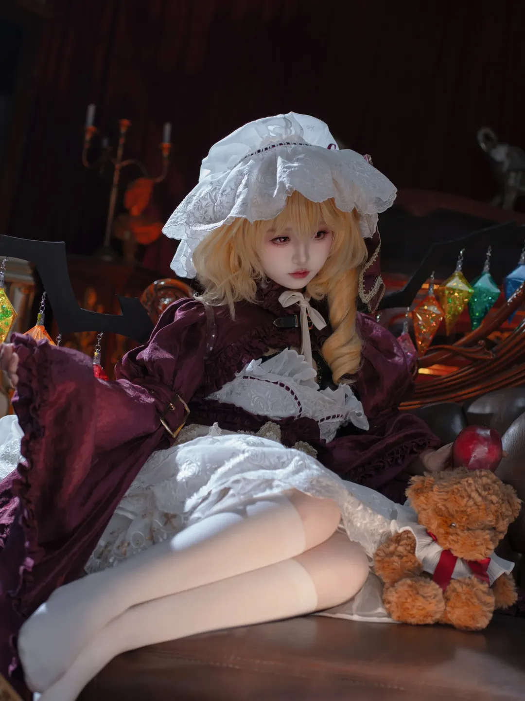 东方project, 芙兰朵露cos, 哥特风cosplay, 洋娃娃妆造, 复古暗调摄影 - 第5张