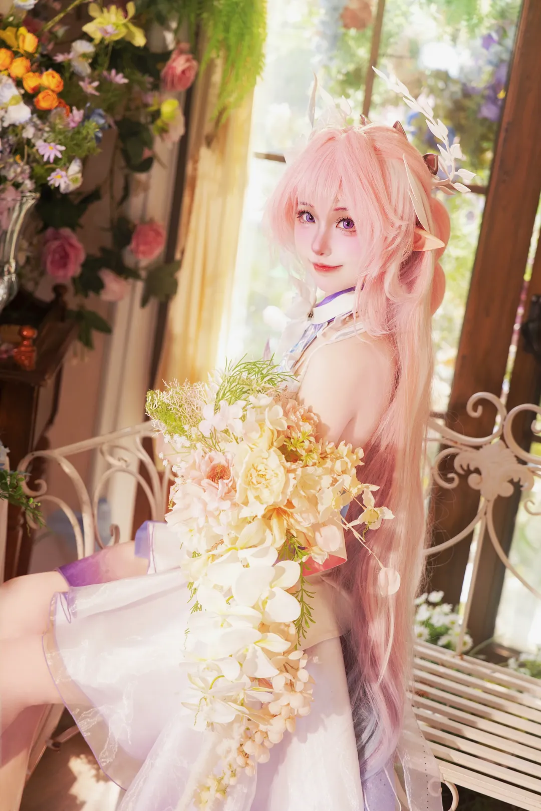 ロールプレイ, キュレネ コスプレ, 崩壊：スターレイル, 花畑の撮影, 二次元コスプレ - 2枚目