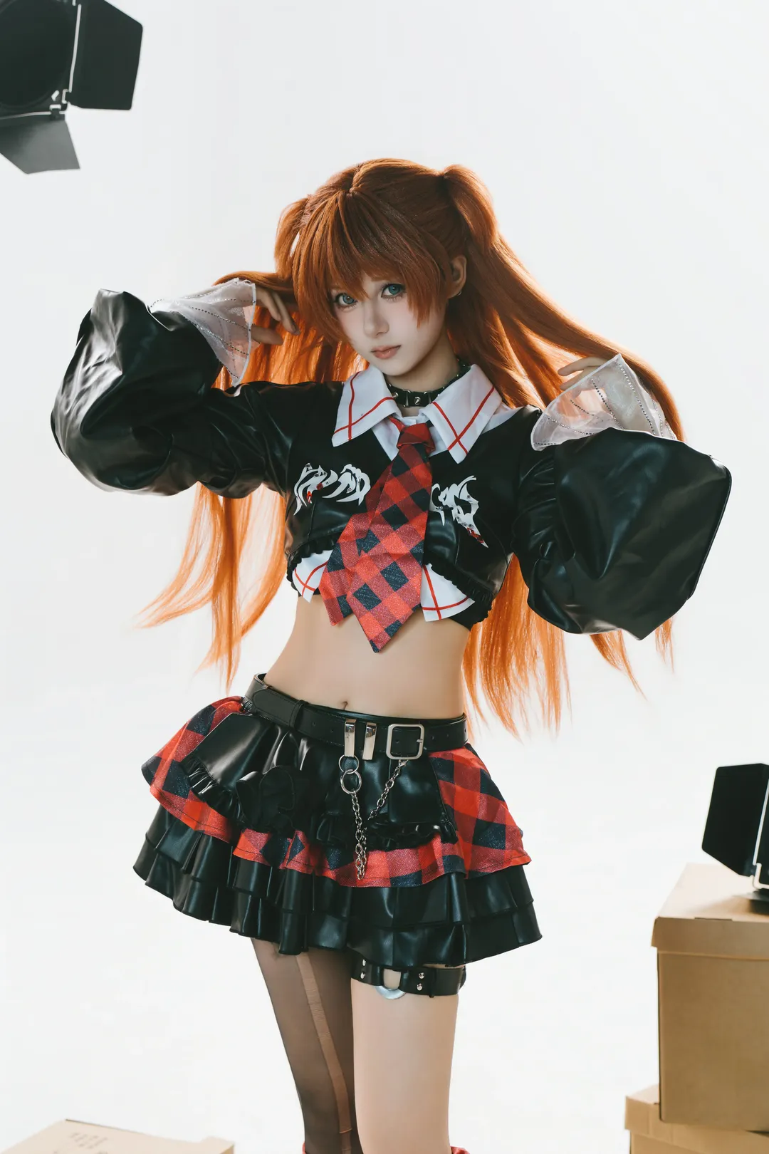 明日香cos, cosplay分享, 紅髮雙馬尾, 紅黑格紋穿搭, C服實測