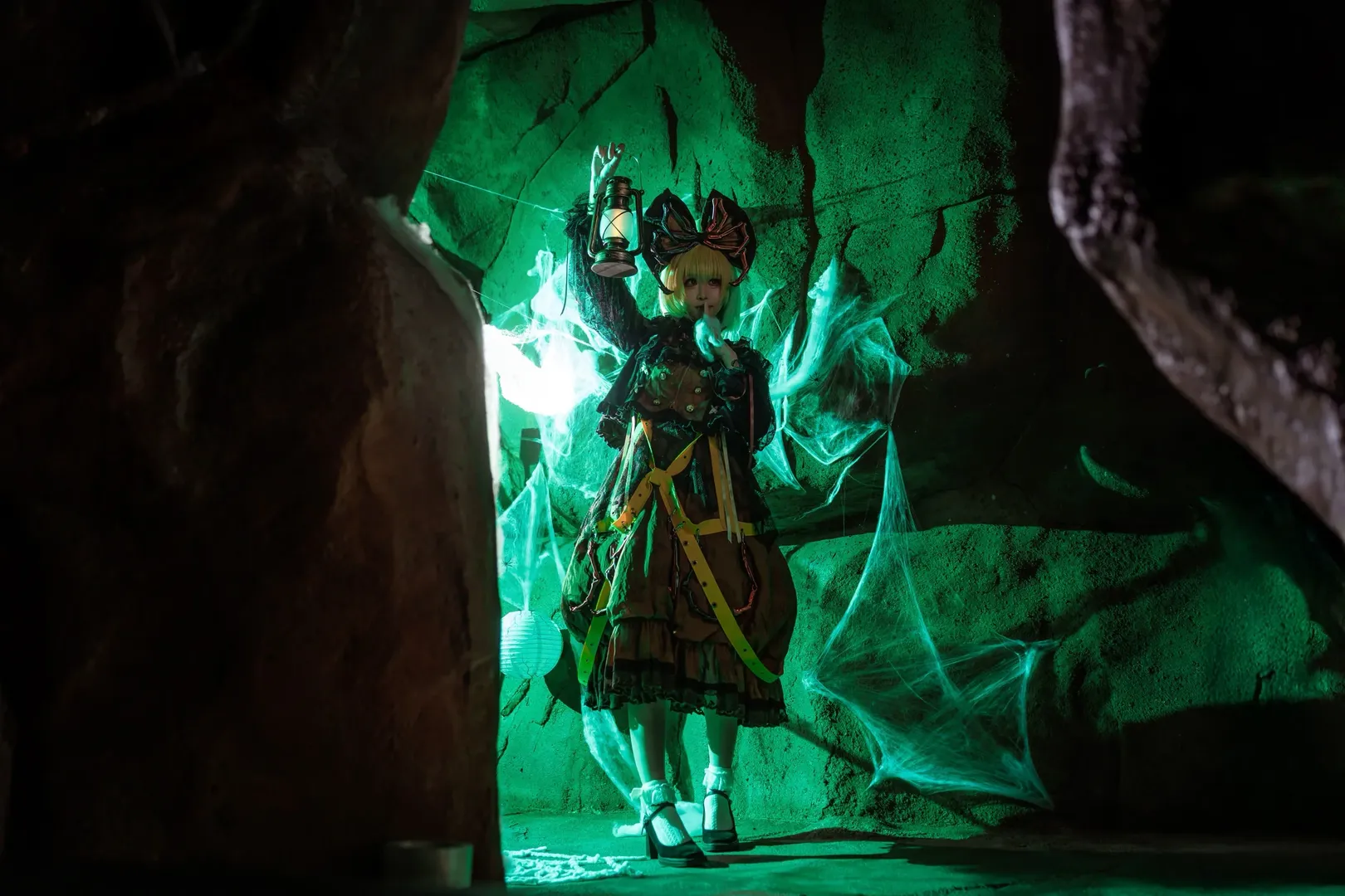 东方Project, 哥特风cosplay, 黑谷山女cos, 眼球提灯, 洞穴摄影 - 第10张