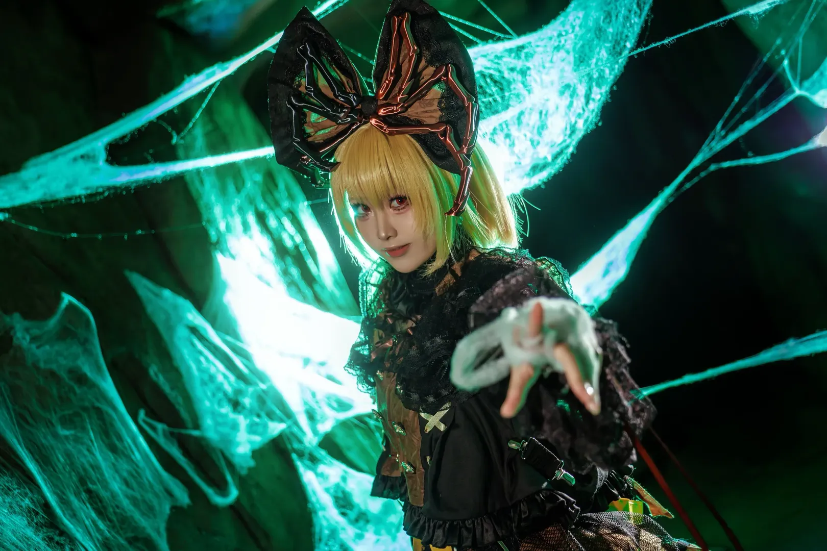 东方Project, 哥特风cosplay, 黑谷山女cos, 眼球提灯, 洞穴摄影 - 第8张