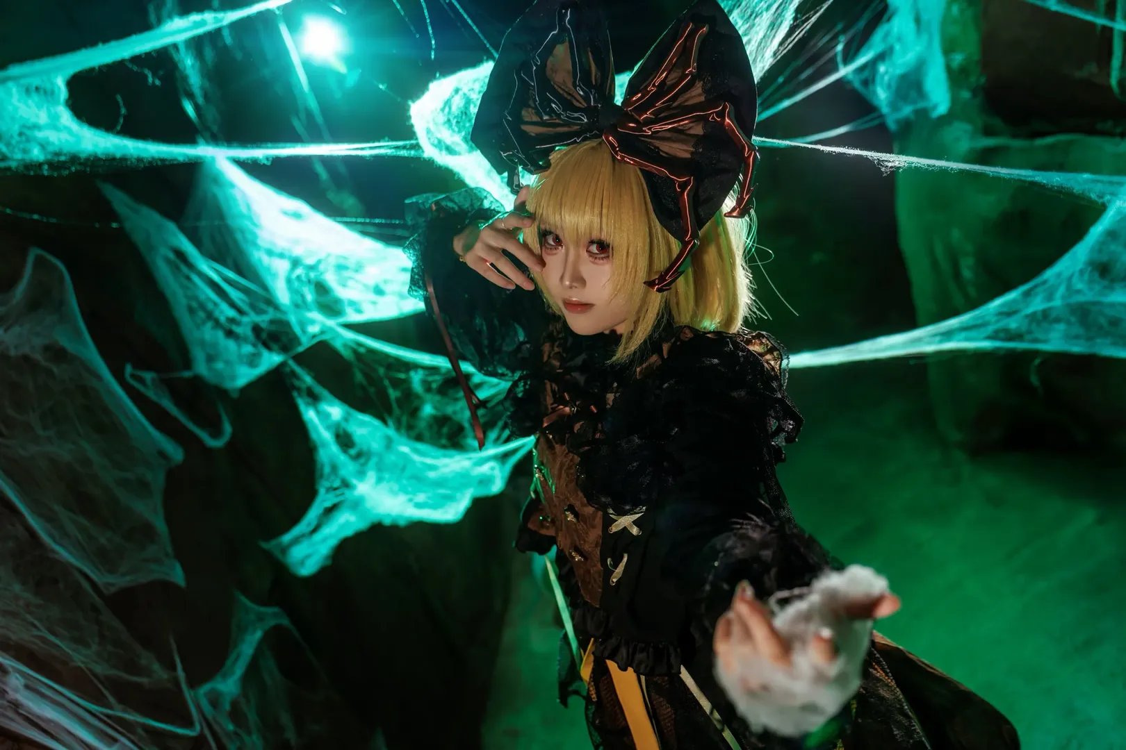 东方Project, 哥特风cosplay, 黑谷山女cos, 眼球提灯, 洞穴摄影 - 第9张
