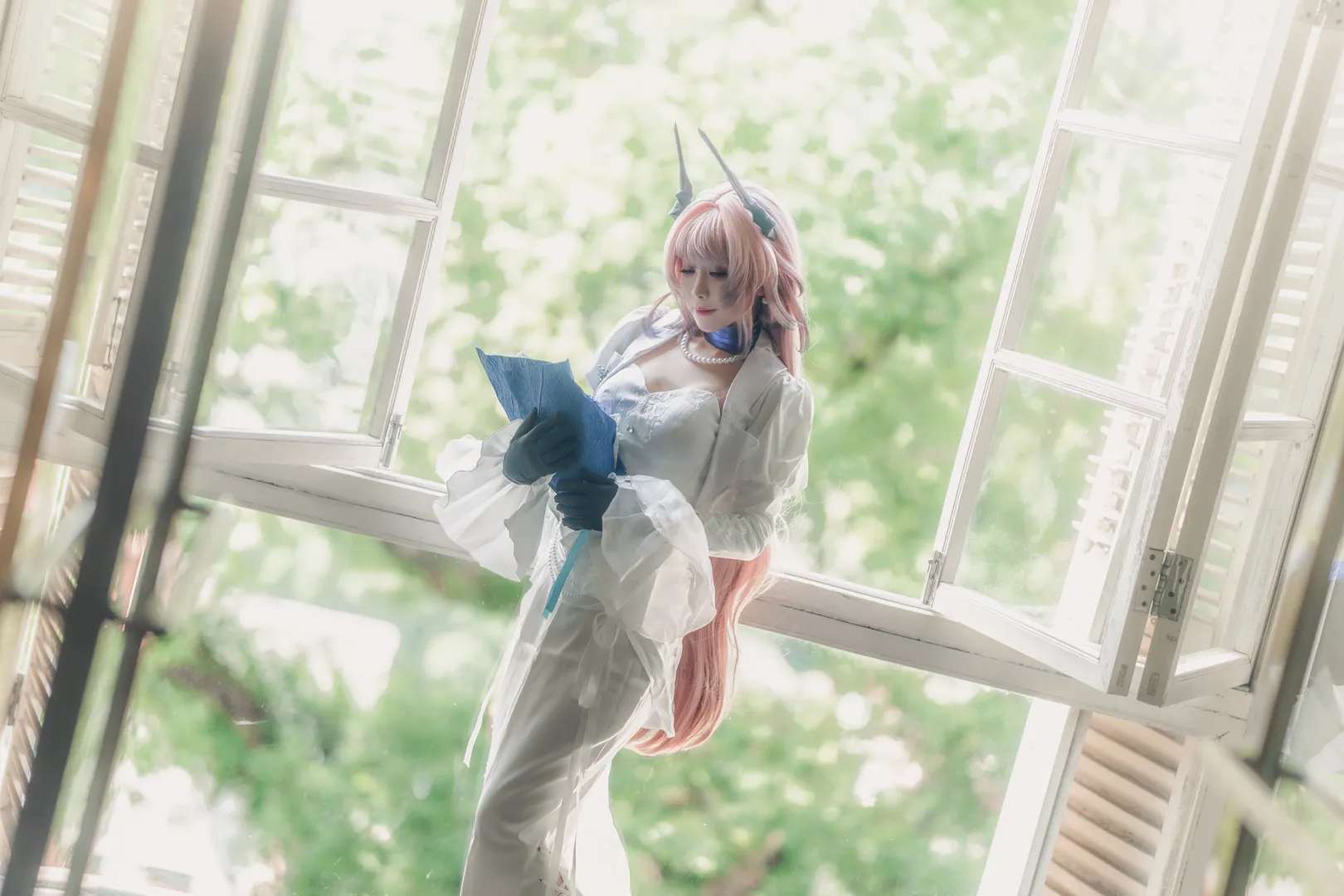 Arknights, Theresa Cosplay, Cosplay photography, Ephemeral Azure Thunder, 2D cosplay - Image 3