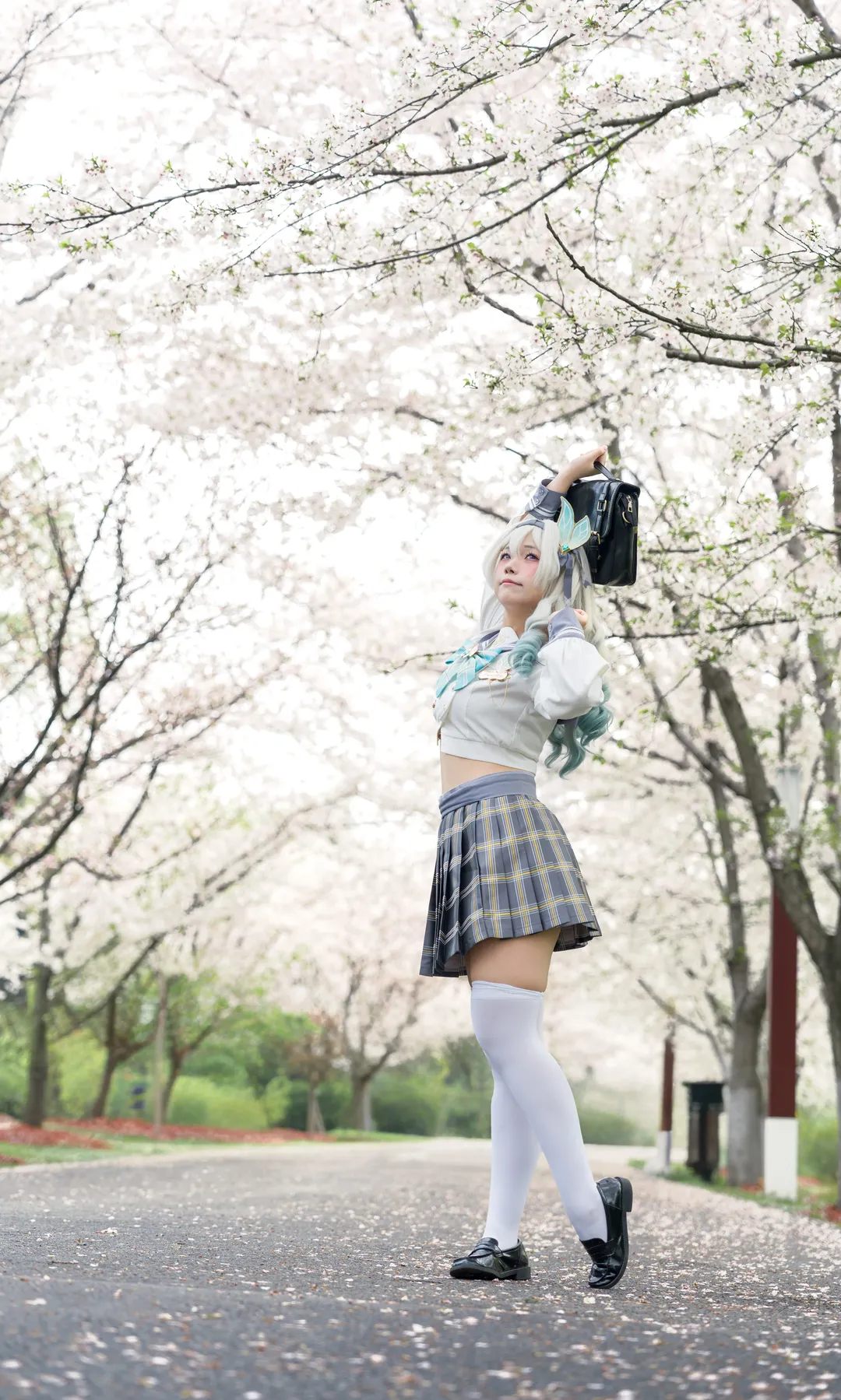 二次元摄影, 崩坏星穹铁道, 流萤cos, JK制服, 樱花写真 - 第4张
