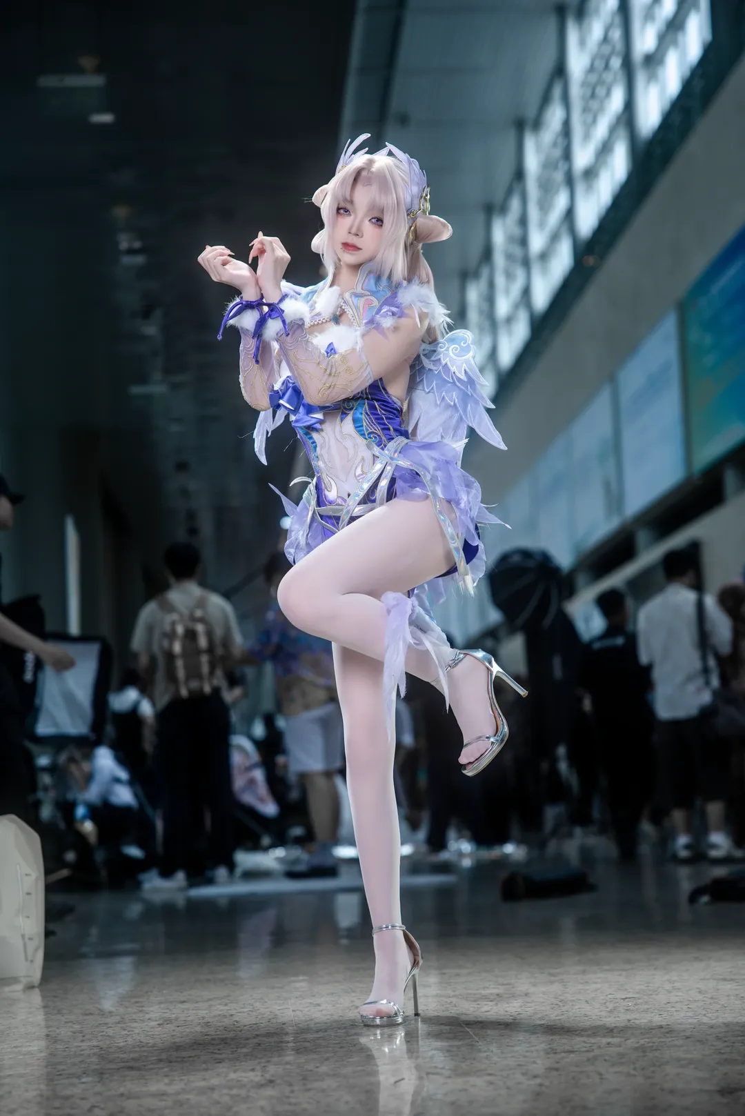 NARAKA: BLADEPOINT, 殷紫萍コスプレ, イベント写真, 二次元コスプレ, 白タイツとハイヒール - 3枚目
