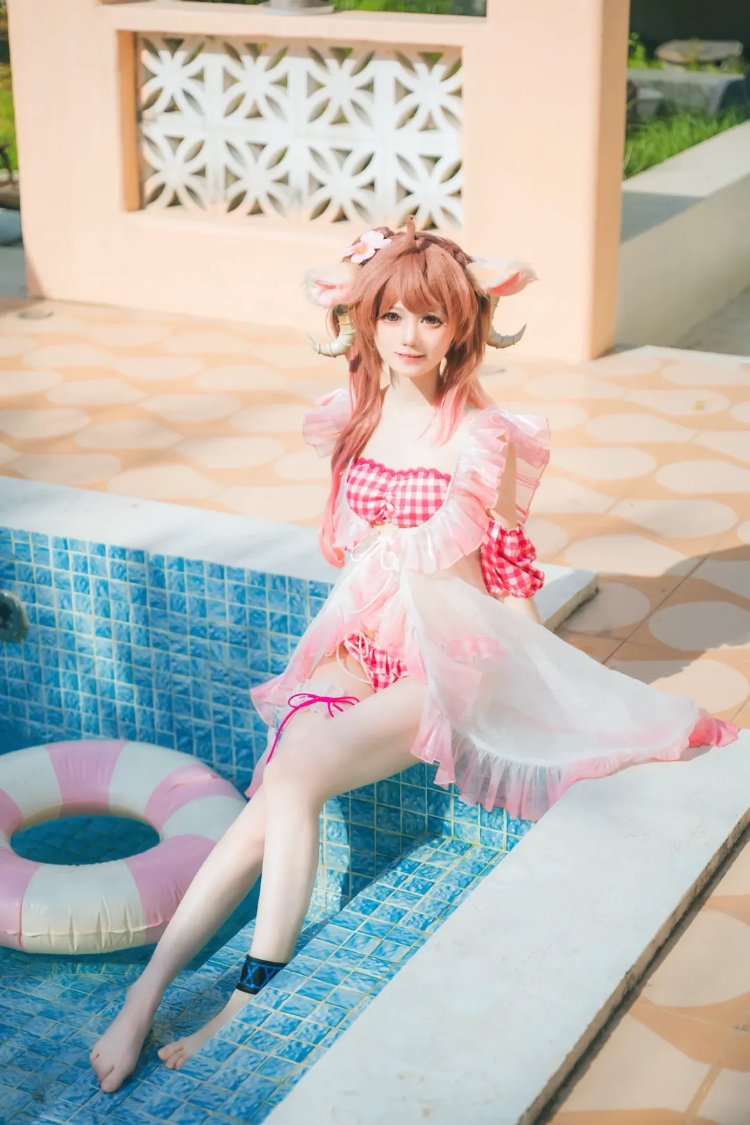 明日方舟, 泳装cosplay, 夏日写真, 艾雅法拉cos, 兽耳娘 - 第1张