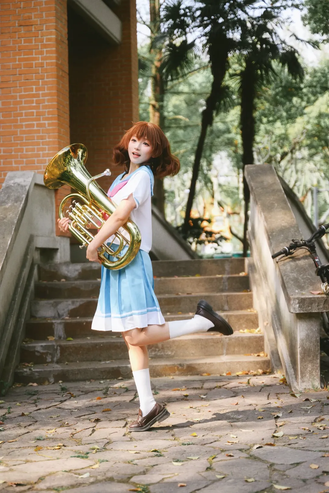 cosplay, 校园写真, 黄前久美子cos, 吹响吧上低音号, 铜管乐器 - 第4张