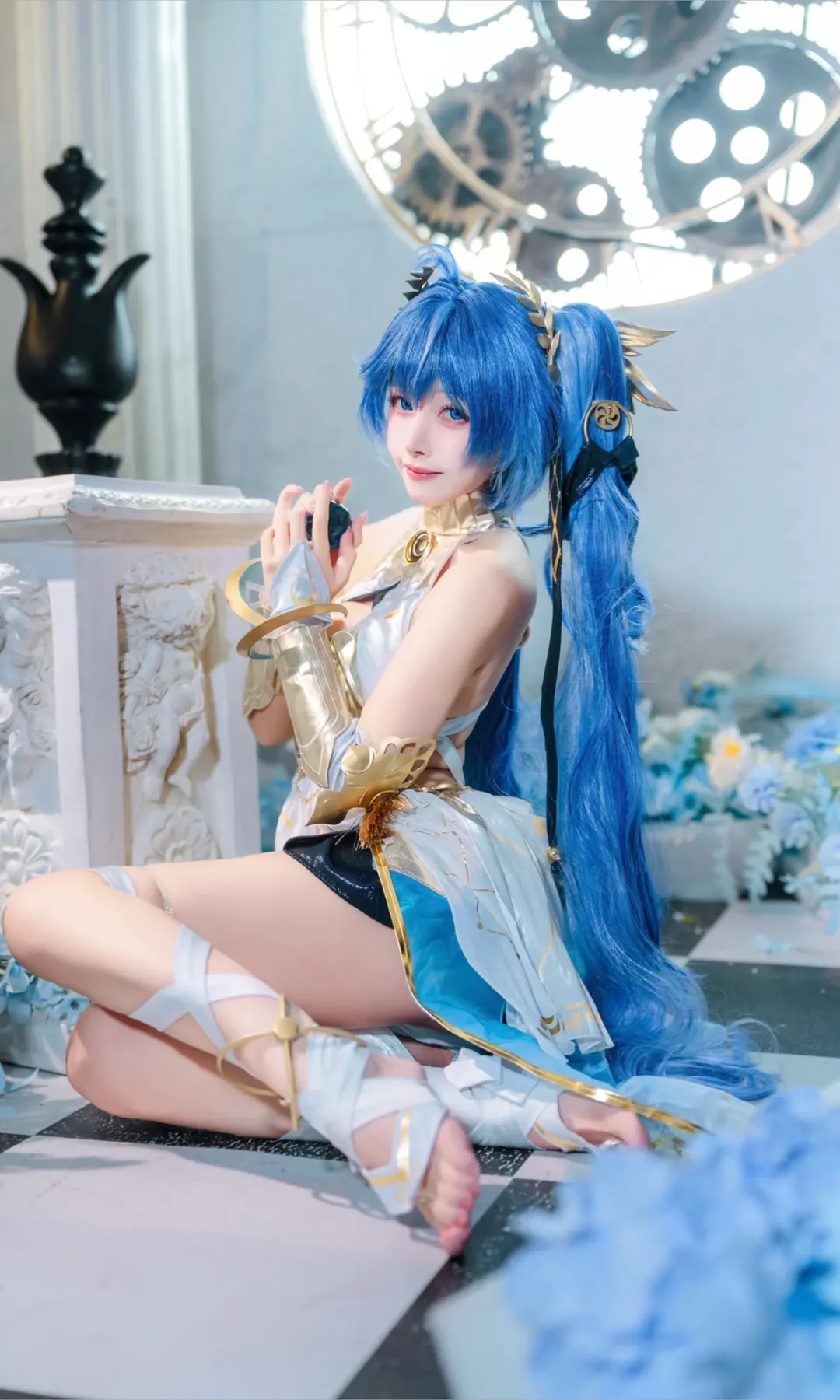 鸣潮, 尤诺cos, cosplay摄影, 蓝发双马尾, 齿轮主题棚拍 - 第1张