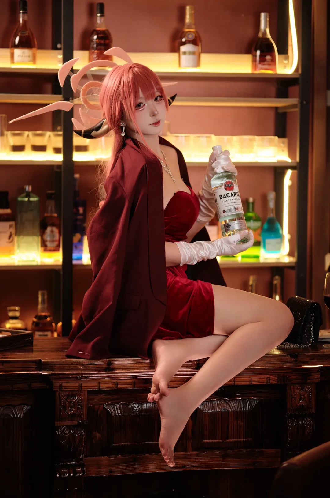 ブルーアーカイブ, コスプレ撮影, アル コスプレ, 深圳で撮影, バーの雰囲気