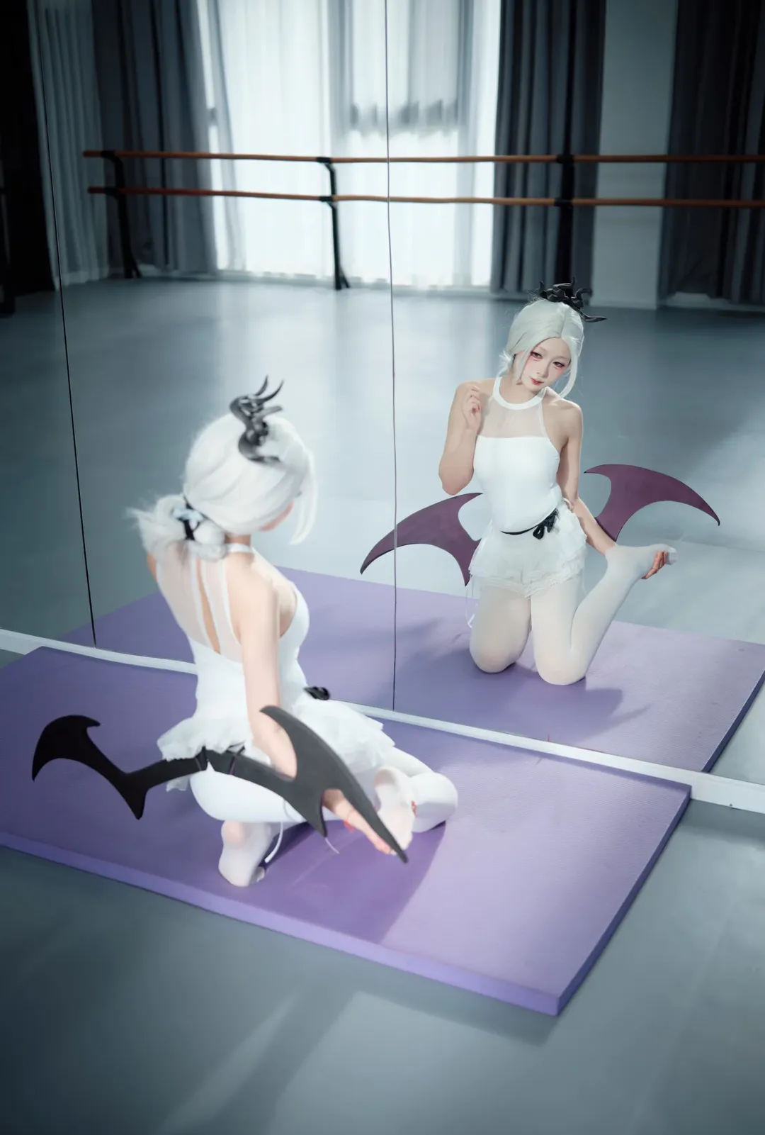 Blue Archive, Sorasaki Hina cosplay, Ballet cosplay, White bodysuit, Mirror photography