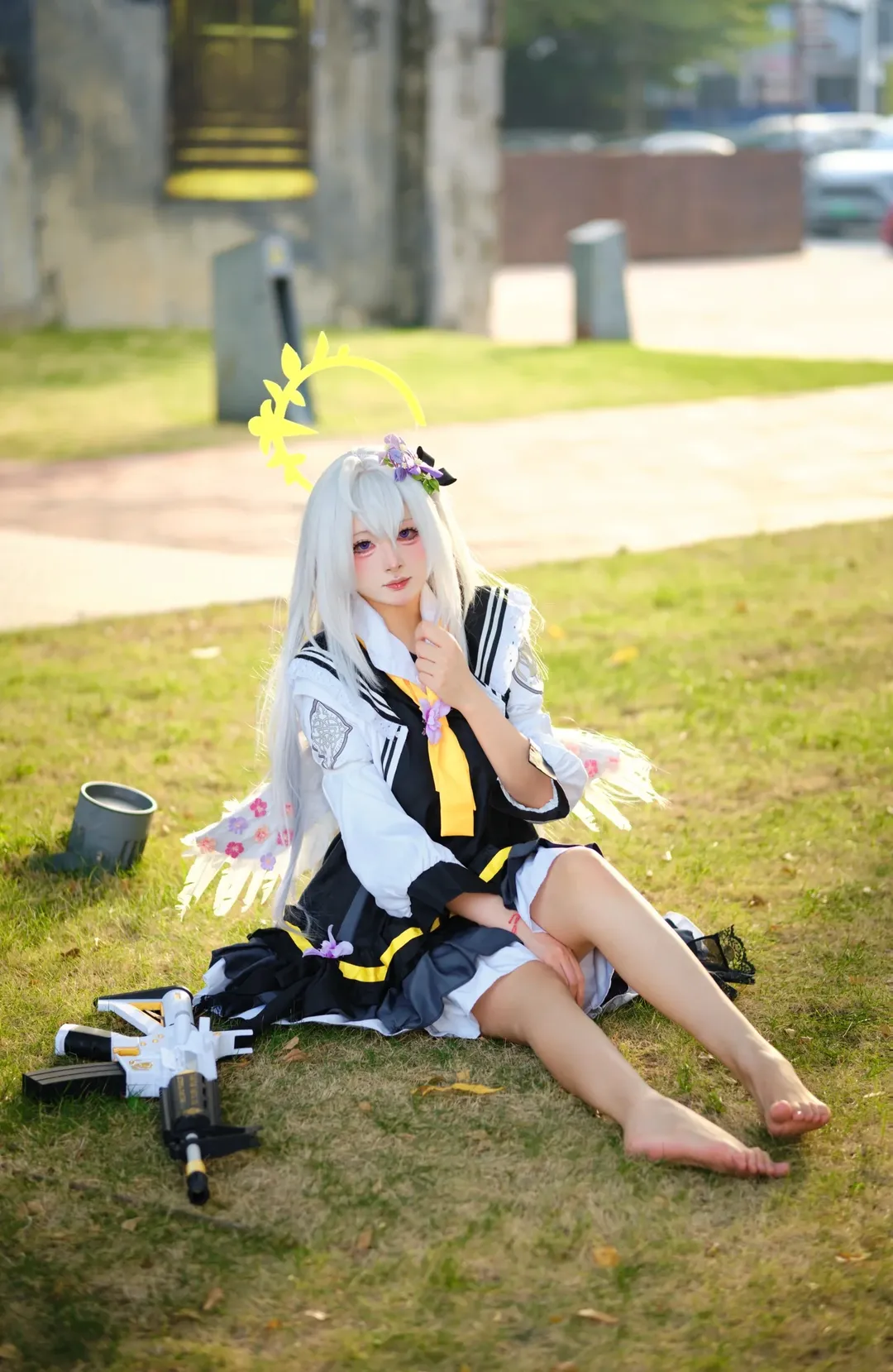 Character accuracy, Blue Archive, Shirasu Azusa cosplay, Cosplay photography, Outdoor location - Image 2