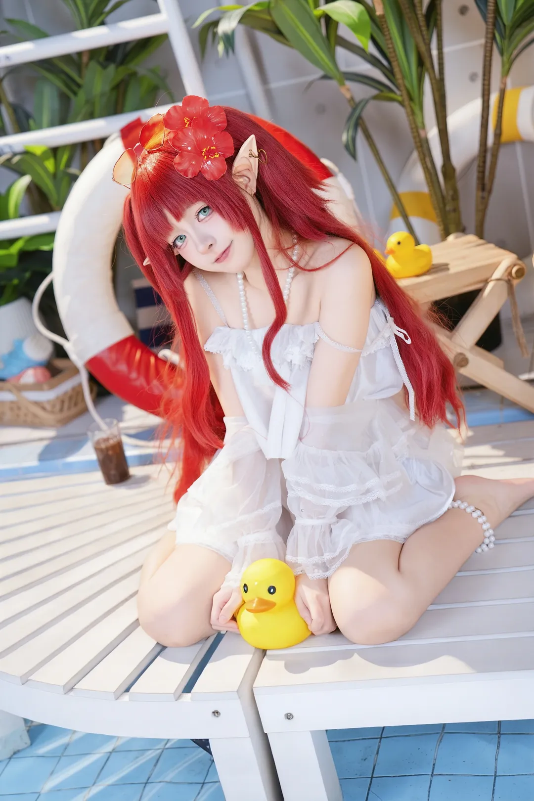 明日方舟, 桃金娘cos, 夏日泳池写真, 红色假发cos, 精灵耳装扮 - 第5张