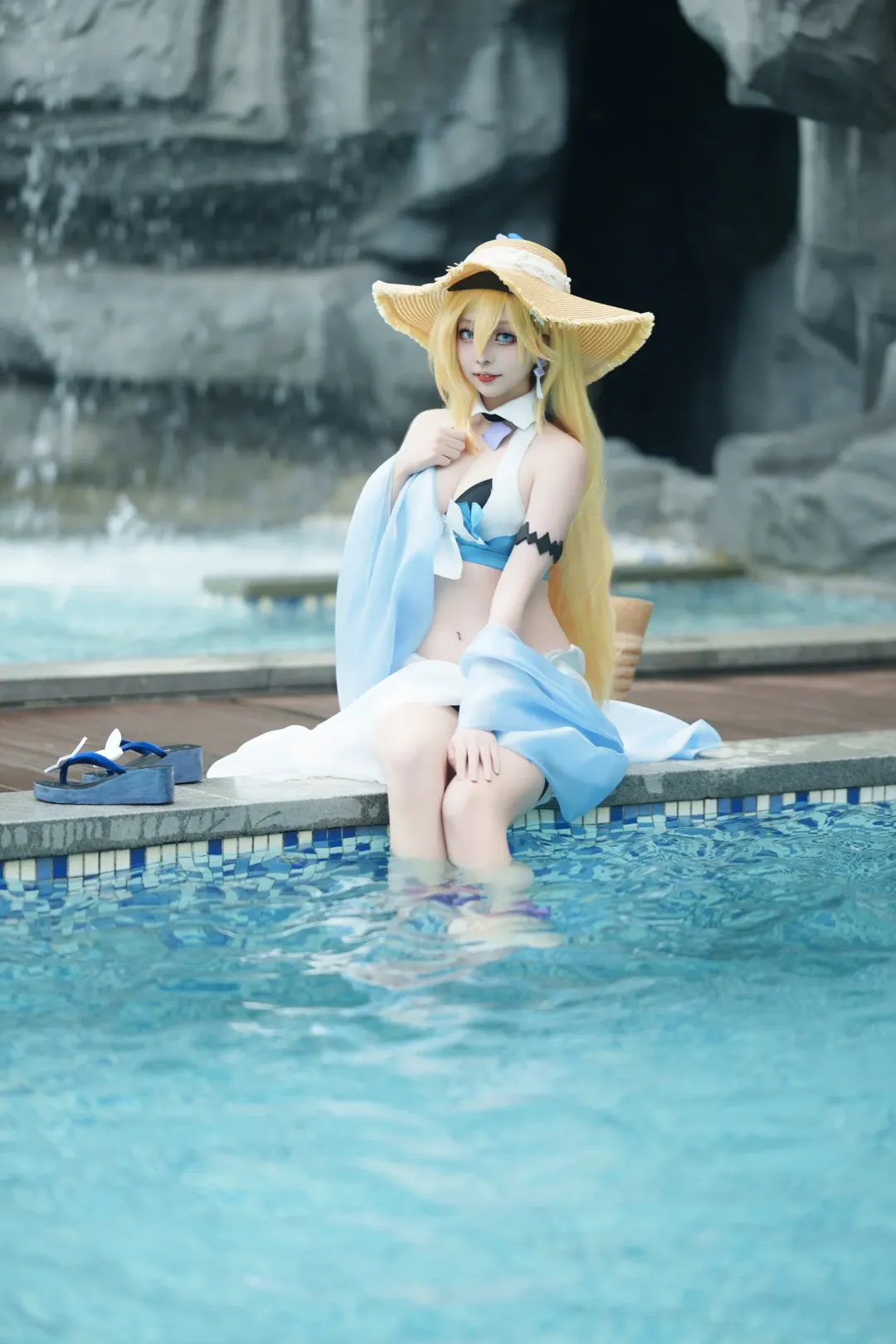 崩坏3, 二次元cosplay, 幽兰黛尔cos, 夏日泳装, 泳池拍照 - 第4张