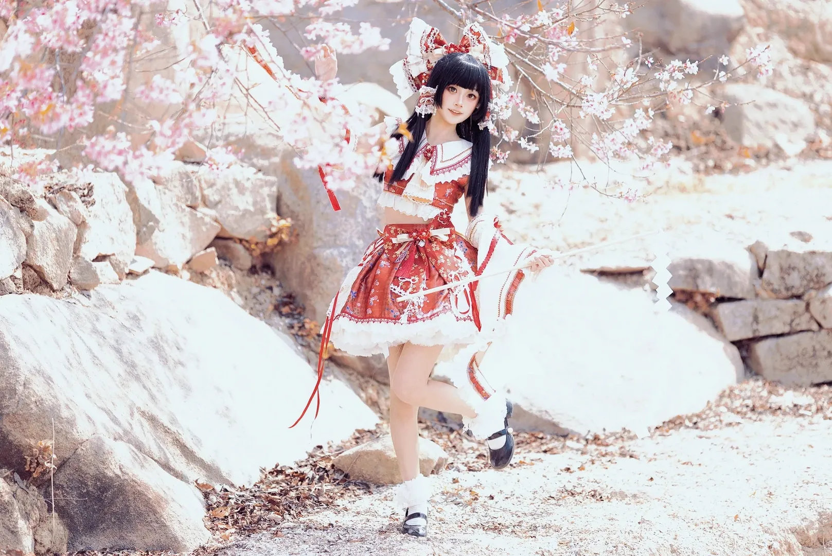 博丽灵梦cos, 东方project, 二次元cosplay, 外景摄影, 樱花季 - 第4张