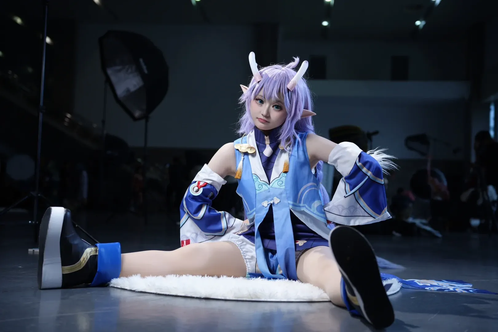 Cosplay, Character accuracy, Honkai: Star Rail, Bailu cosplay, Sitting pose reference - Image 10