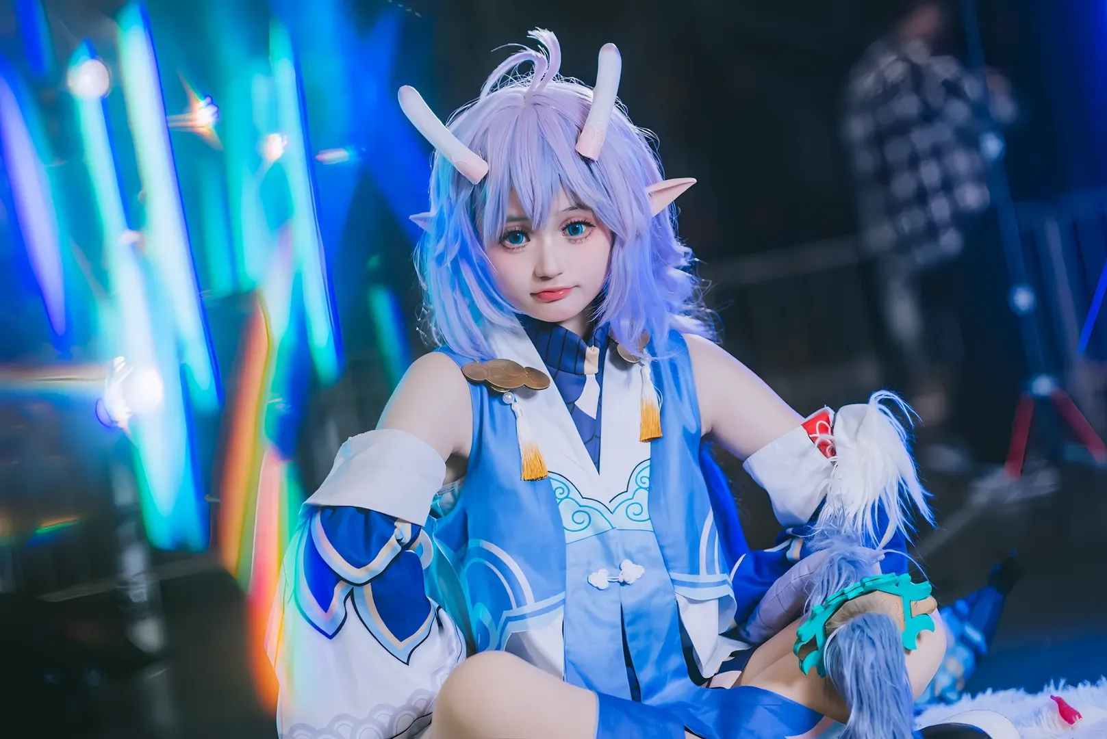 Cosplay, Character accuracy, Honkai: Star Rail, Bailu cosplay, Sitting pose reference - Image 4