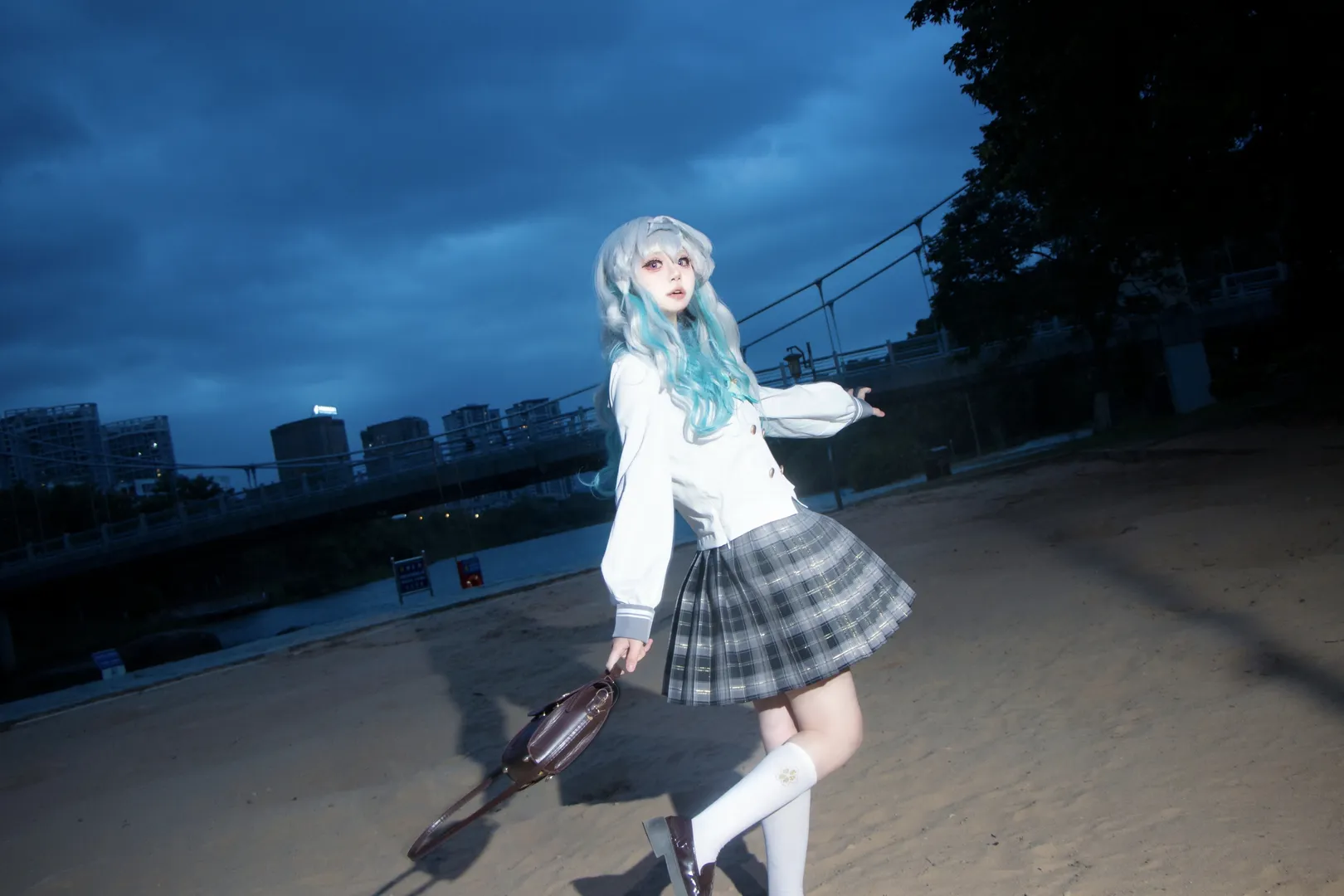 Firefly cosplay, Honkai: Star Rail, Cosplay photography, Anime-style fashion, Outdoor photoshoot