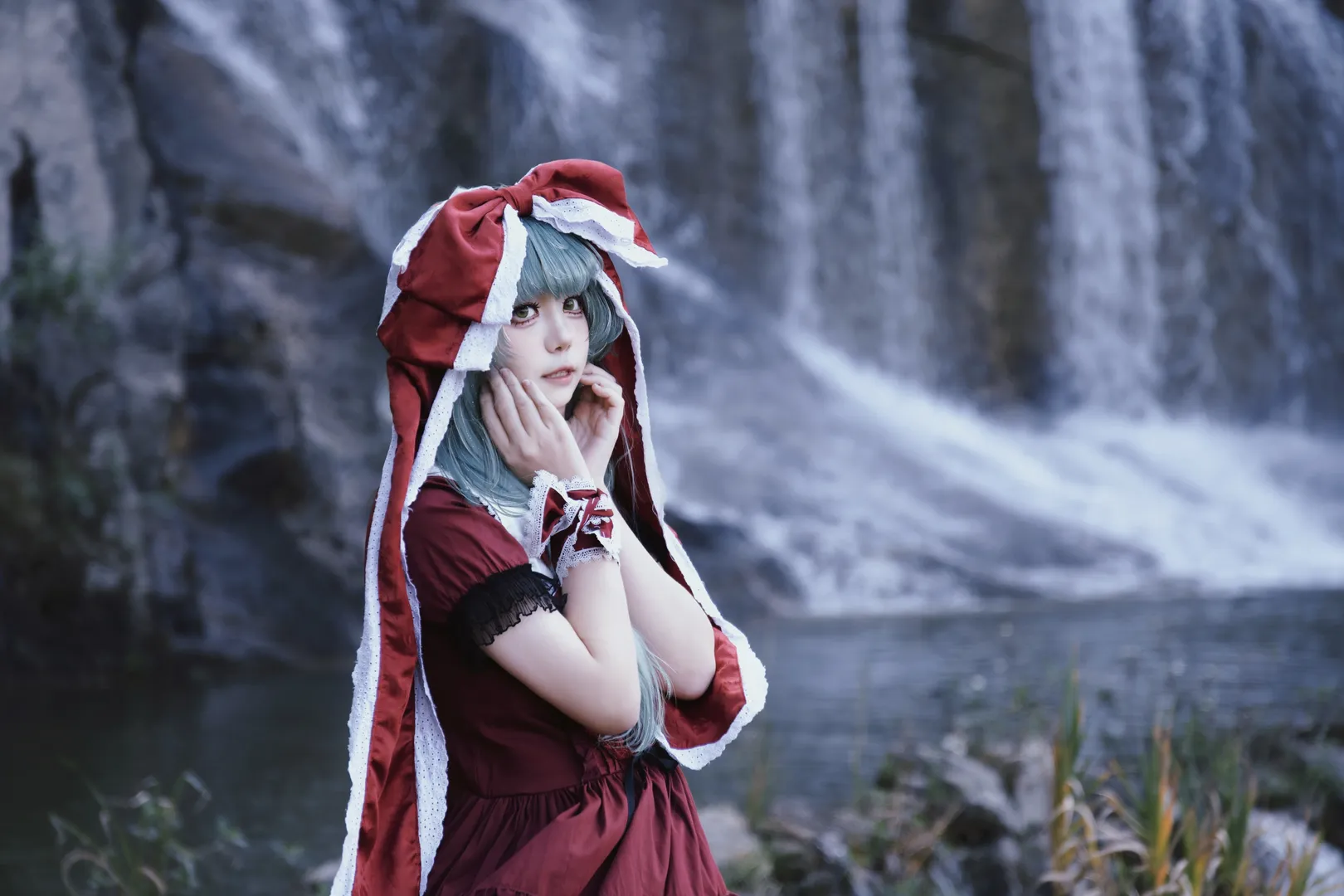东方project, 东方风神录, 键山雏cos, 瀑布外景摄影, 复古洋装cosplay