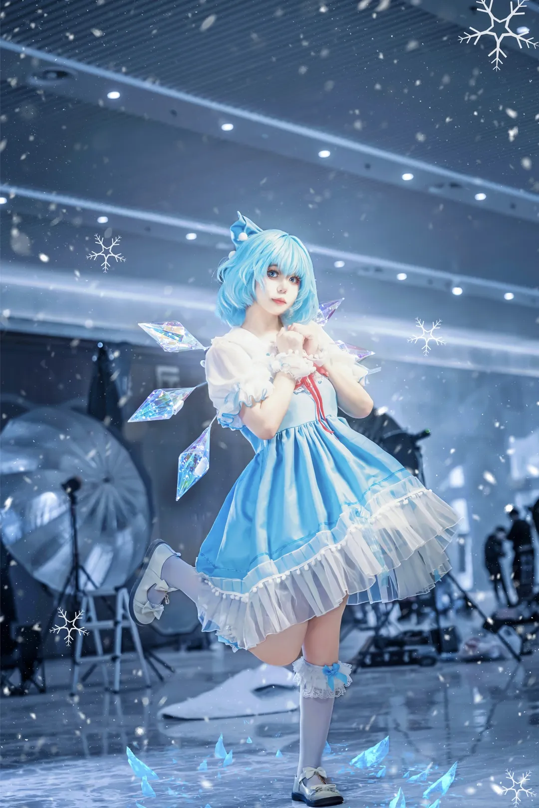 東方Project, コスプレ撮影, チルノコスプレ, コスプレイベント写真, 氷の結晶エフェクト - 3枚目