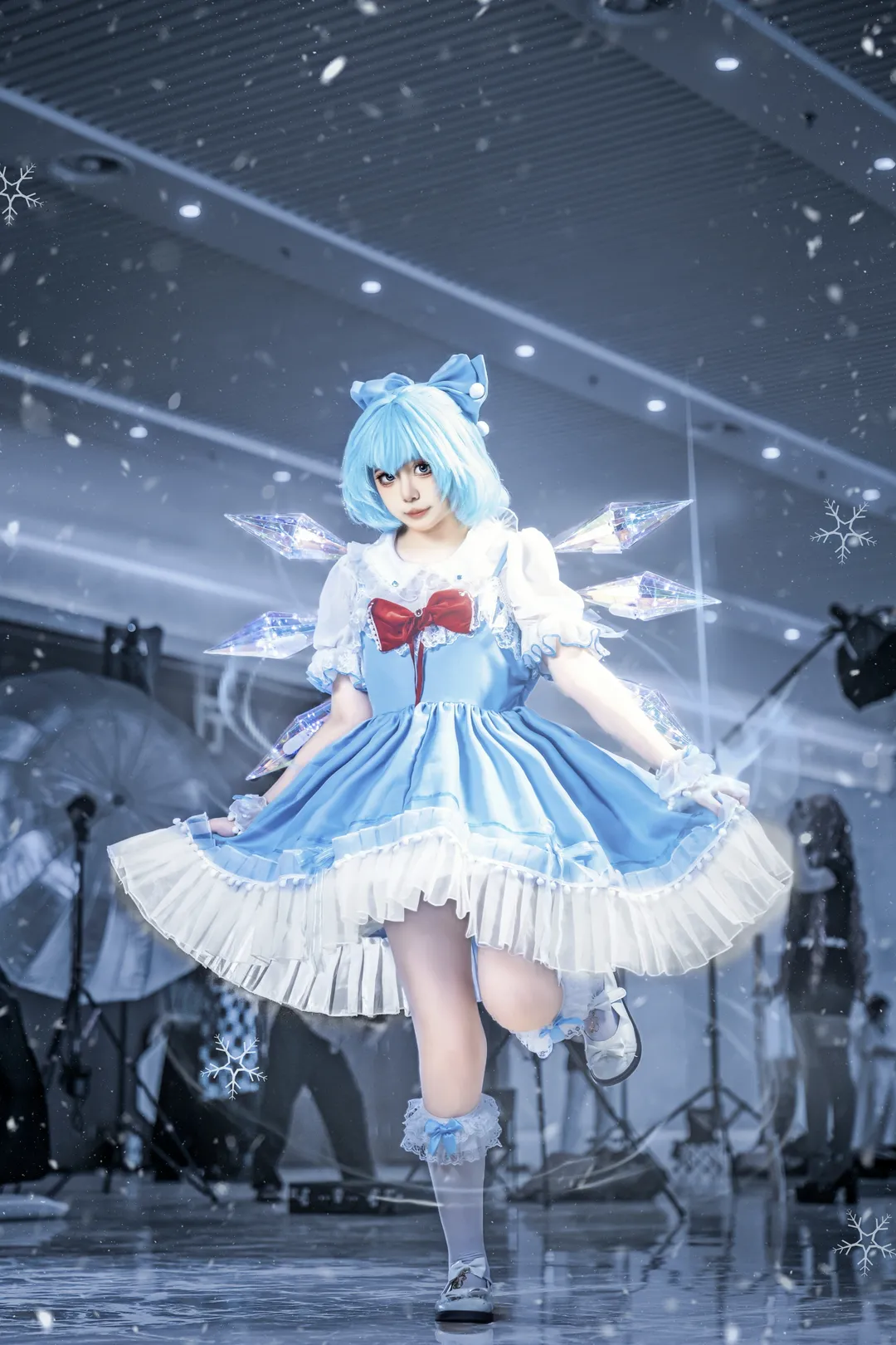 東方Project, コスプレ撮影, チルノコスプレ, コスプレイベント写真, 氷の結晶エフェクト - 5枚目
