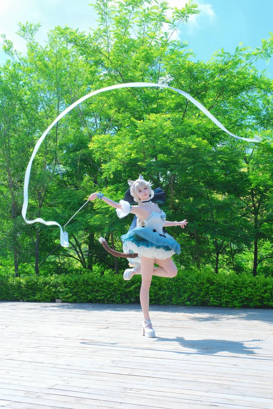 原神, 二次元少女, 琳妮特cos, 户外摄影, cosplay日常 - 第1张