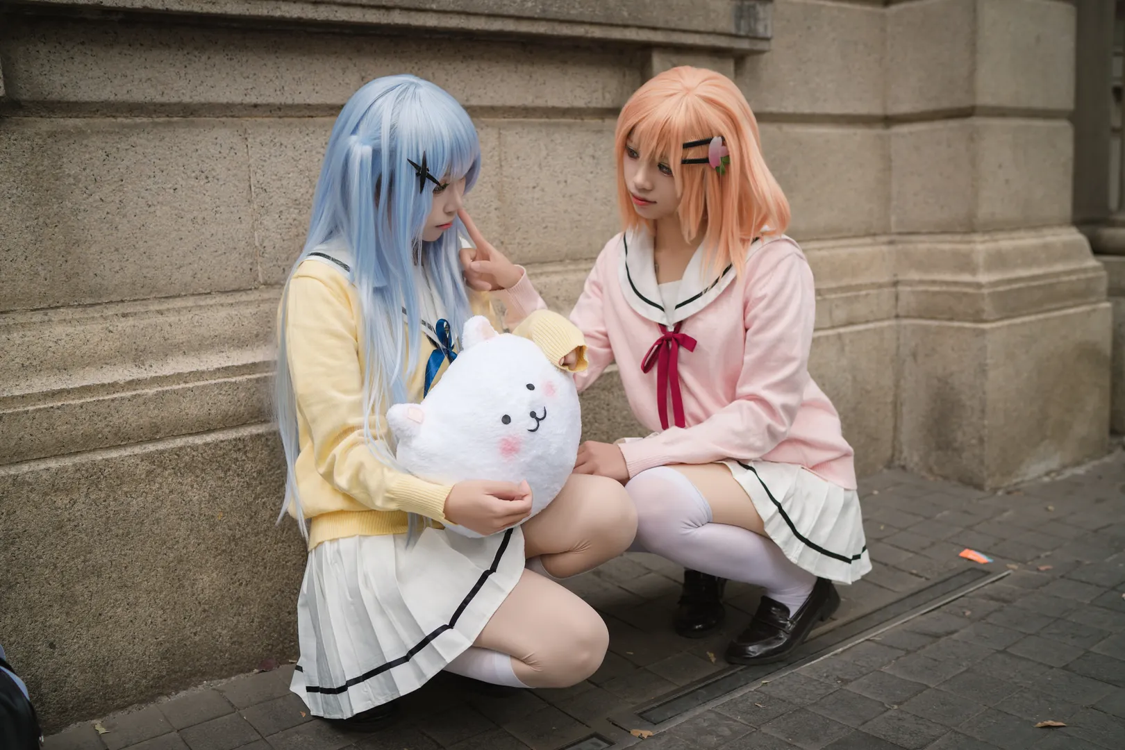 Chino Kafu and Cocoa Hoto Cosplay, Is the Order a Rabbit?, ACG outdoor location, Healing slice-of-life, Moe-style cosplay