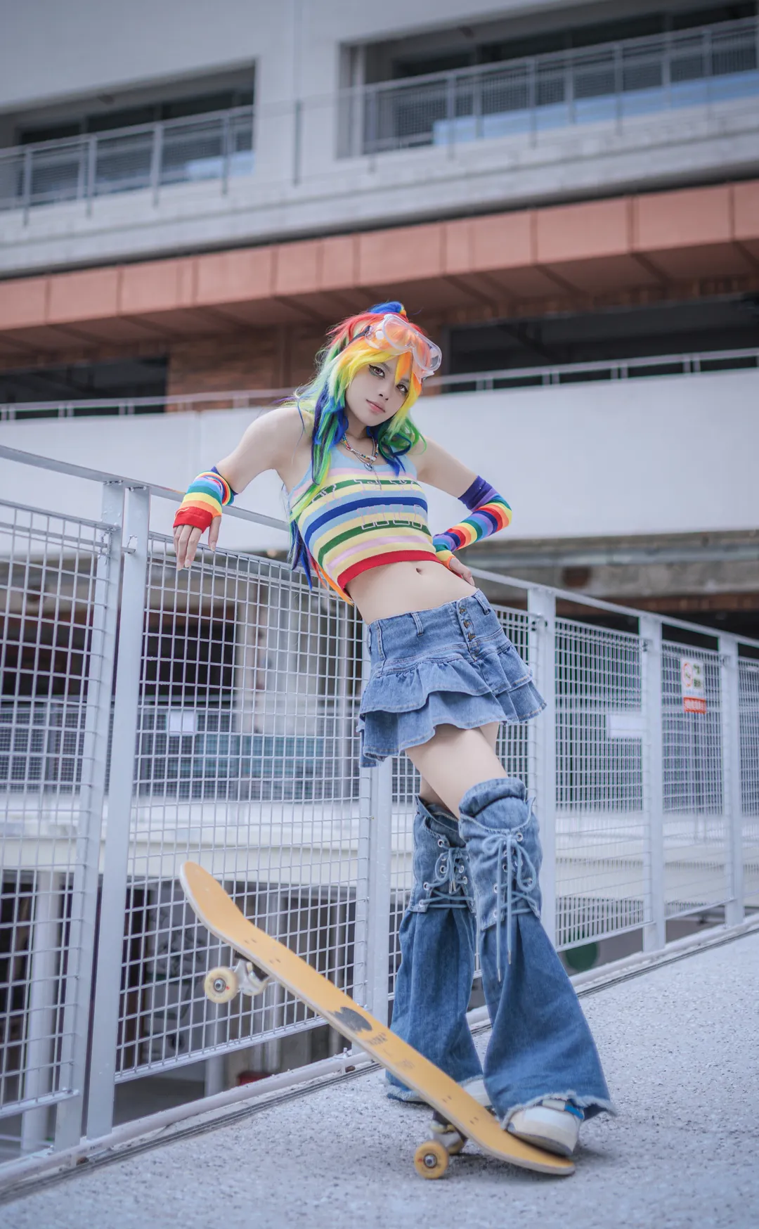 小马宝莉, 云宝黛西cos, 拟人cosplay, 街头滑板风, 彩虹配色 - 第3张
