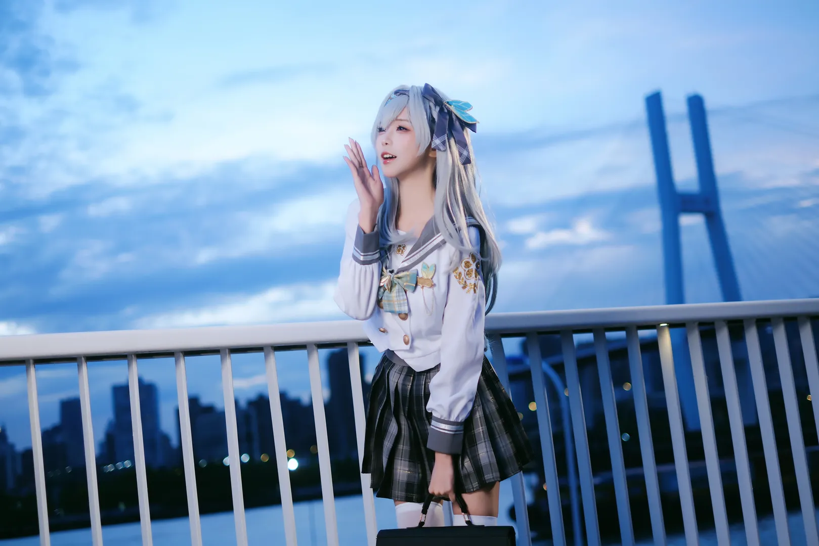崩坏星穹铁道, 流萤cos, JK制服, 蓝调时刻, 滨江外景 - 第2张