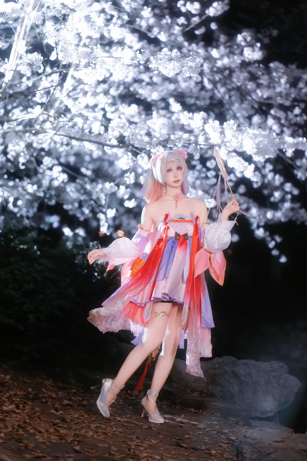 Wuthering Waves, Cherry blossom, Yozakura, Jinhsi cosplay, Lighting - Image 5