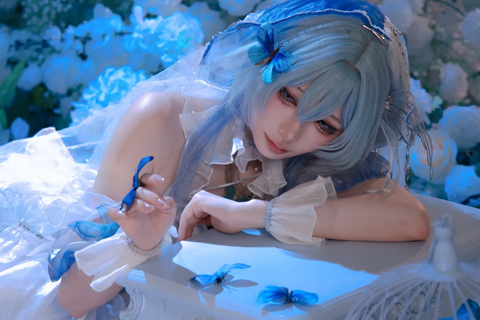 Wuthering Waves, Studio shoot, The Shorekeeper cosplay, Cosplay photography, Blue and white style - Image 3