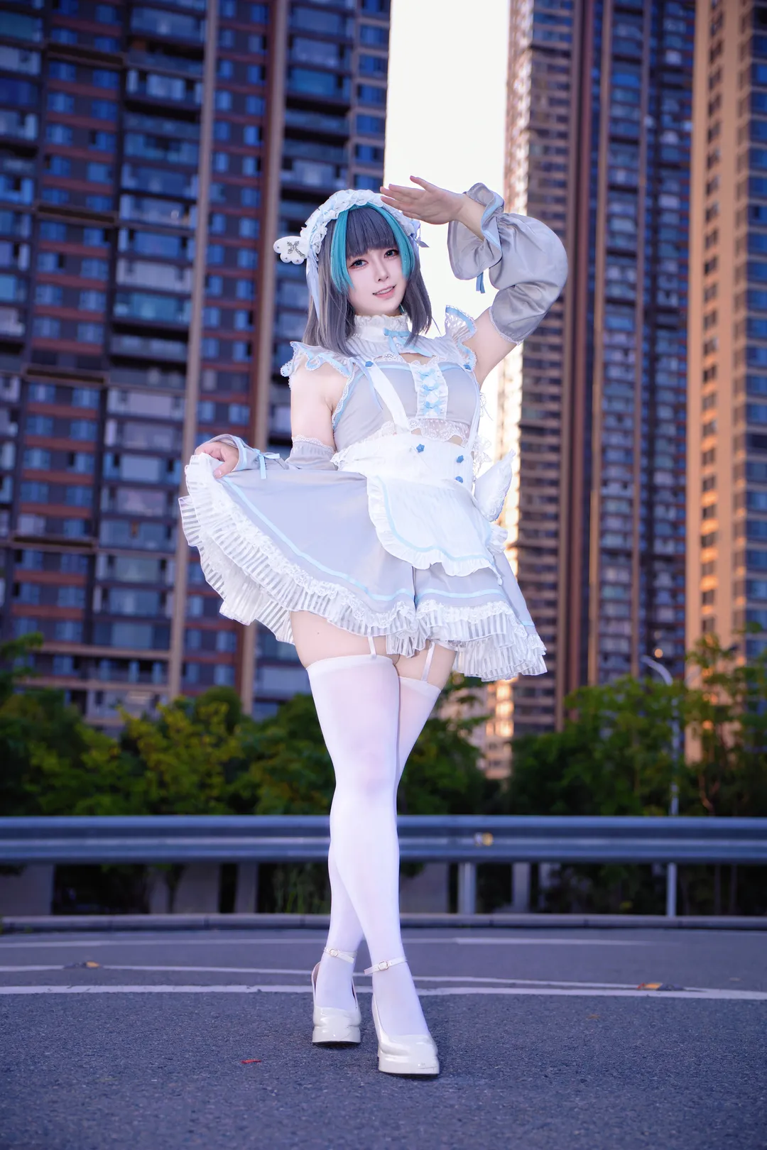 チェシャー コスプレ, アズールレーン, コスプレ日常, むちむち脚のコスプレ, 都会のストリートスナップコスプレ