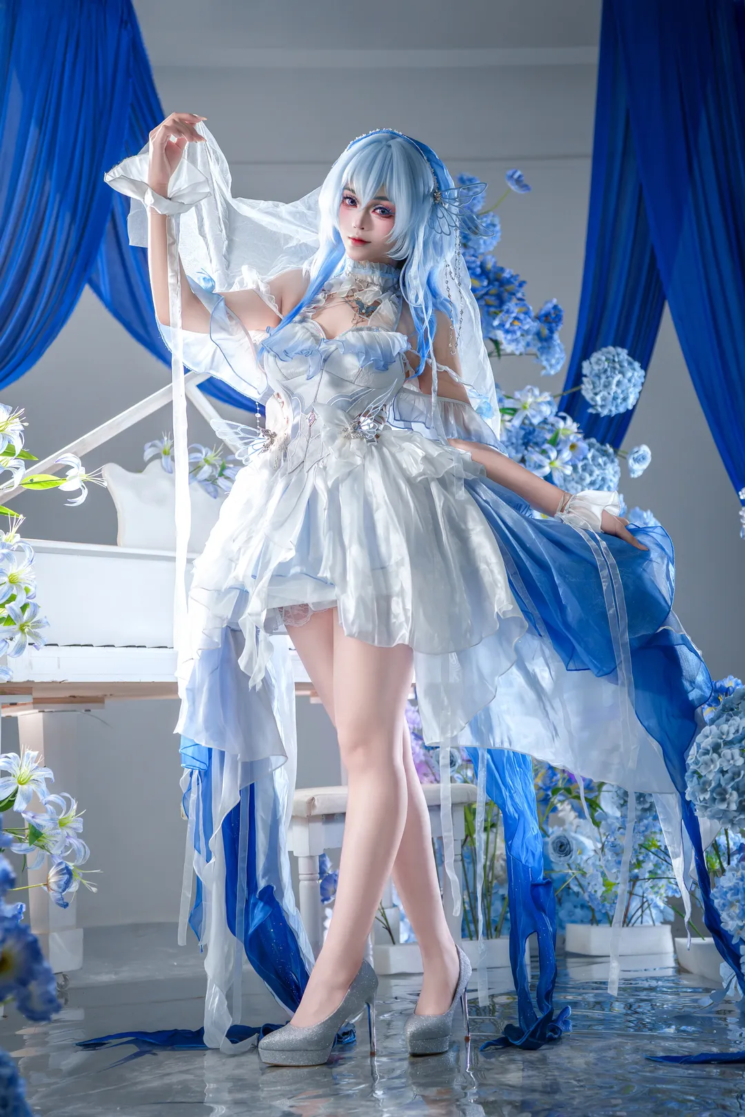 鸣潮, 二次元摄影, 守岸人cos, 花嫁cosplay, 蓝色系妆容