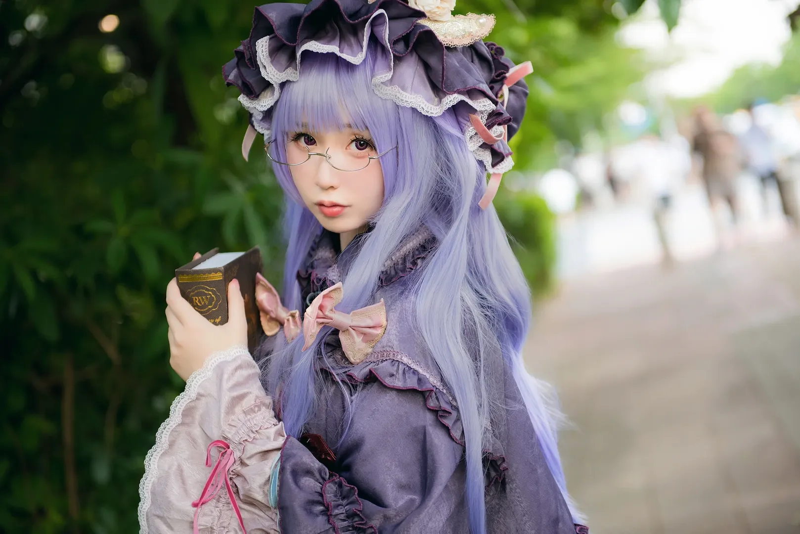 東方Project, イベント写真, パチュリー コスプレ, 屋外コスプレ撮影, 紫系コーデ