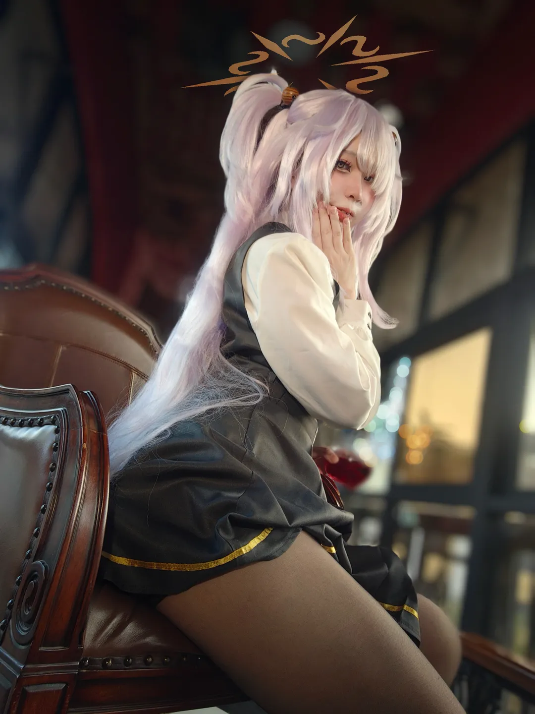 コスプレ, ブルーアーカイブ, 板垣カノエコスプレ, 制服風, レトロなシーン