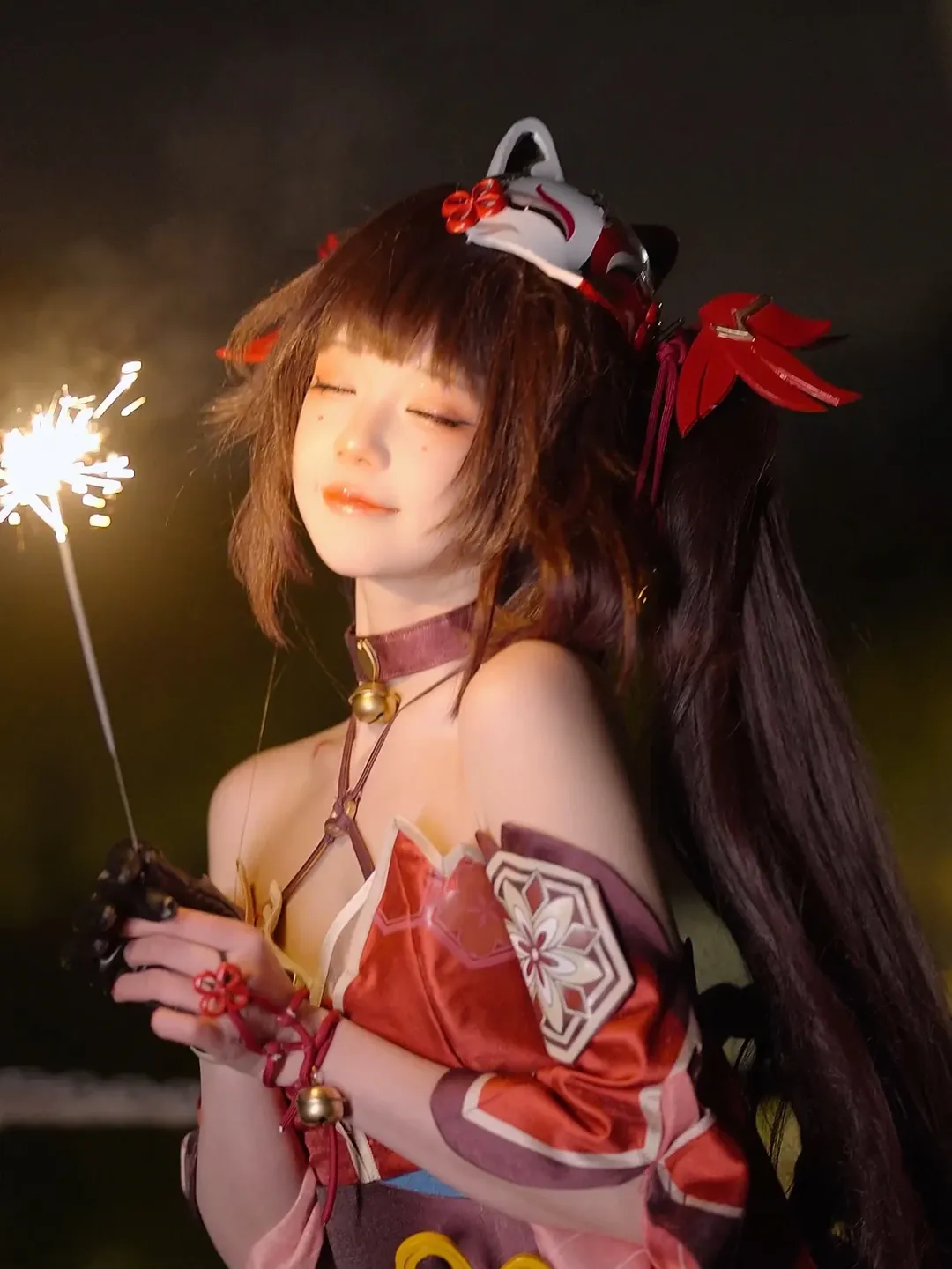 崩坏星穹铁道, 二次元cosplay, 花火cos, 夜景人像, 仙女棒拍照 - 第2张