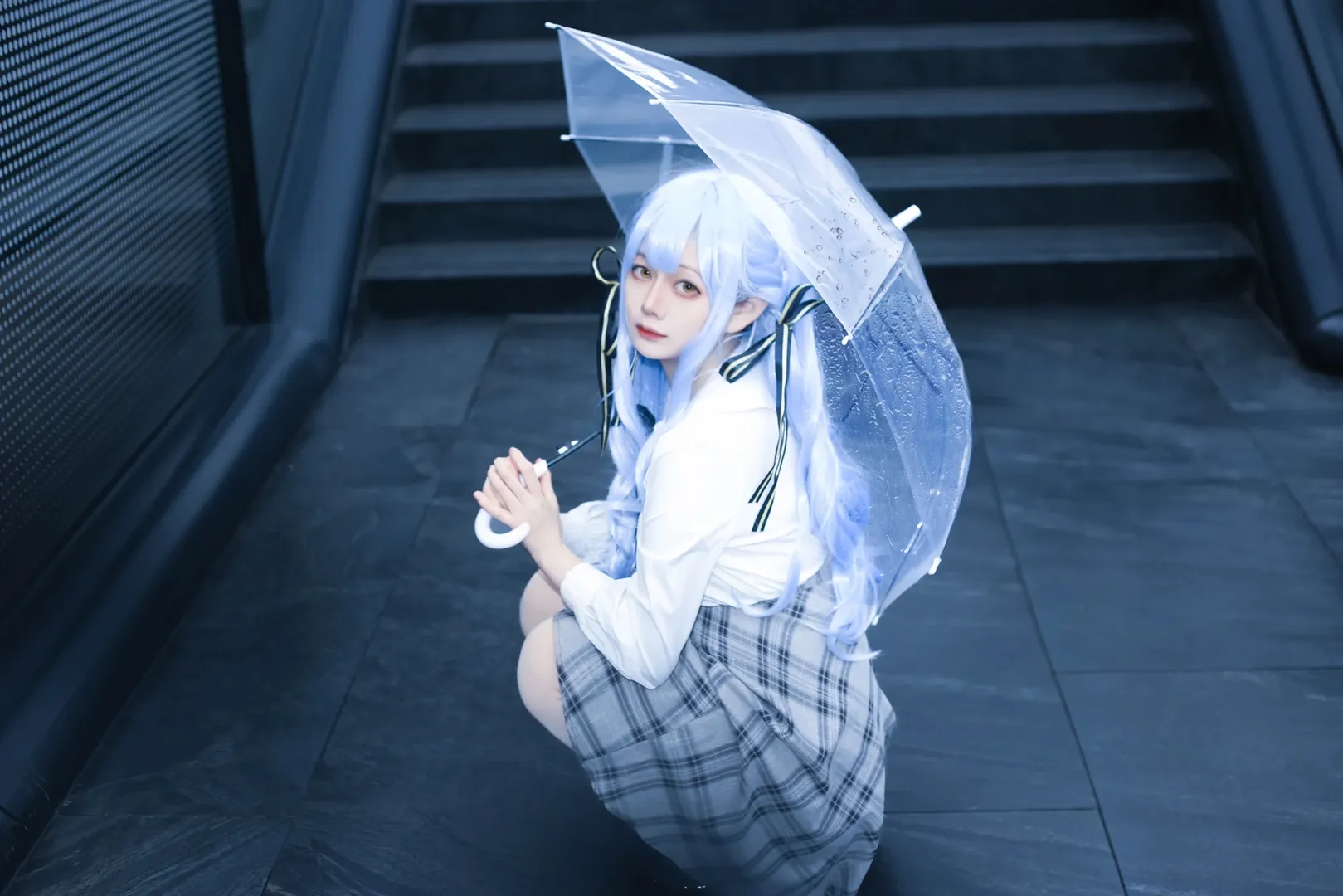 丰川祥子cos, cosplay摄影, MyGO/AveMujica, 蓝发假发, 透明雨伞 - 第3张