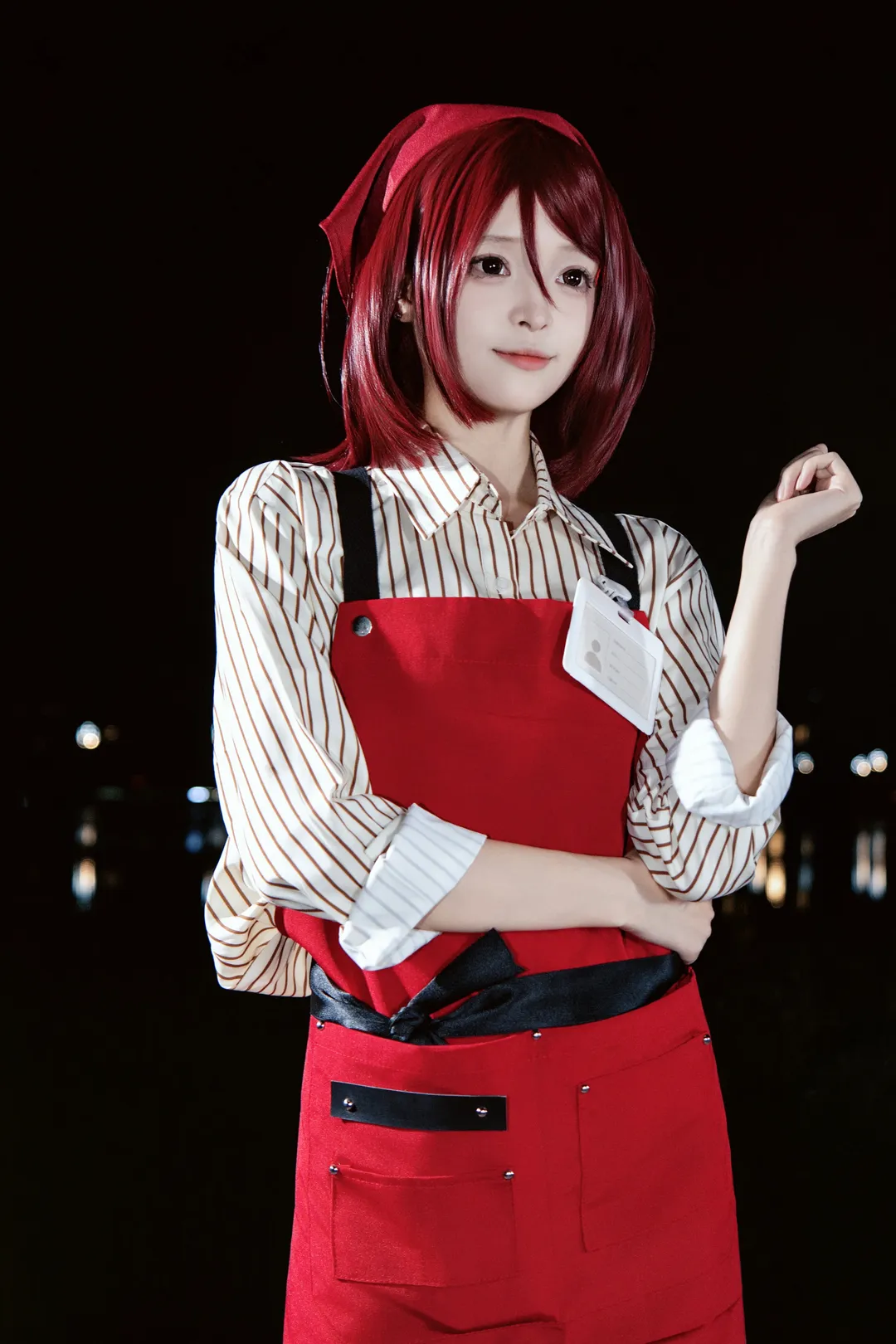 二次元cosplay, 在超市后门吞云吐雾的二人, 山田cos, 夜景氛围感, 红发动漫角色 - 第3张