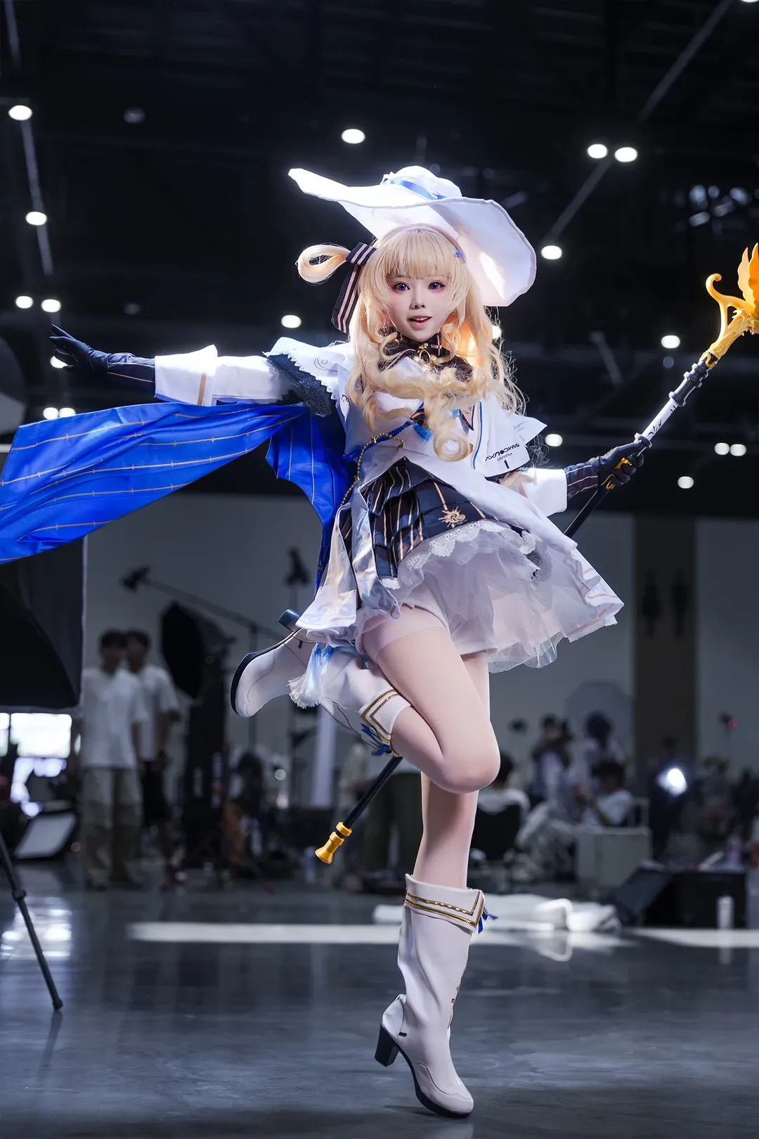 菲比cos, 鸣潮, 二次元摄影, 漫展场照, 白丝cosplay