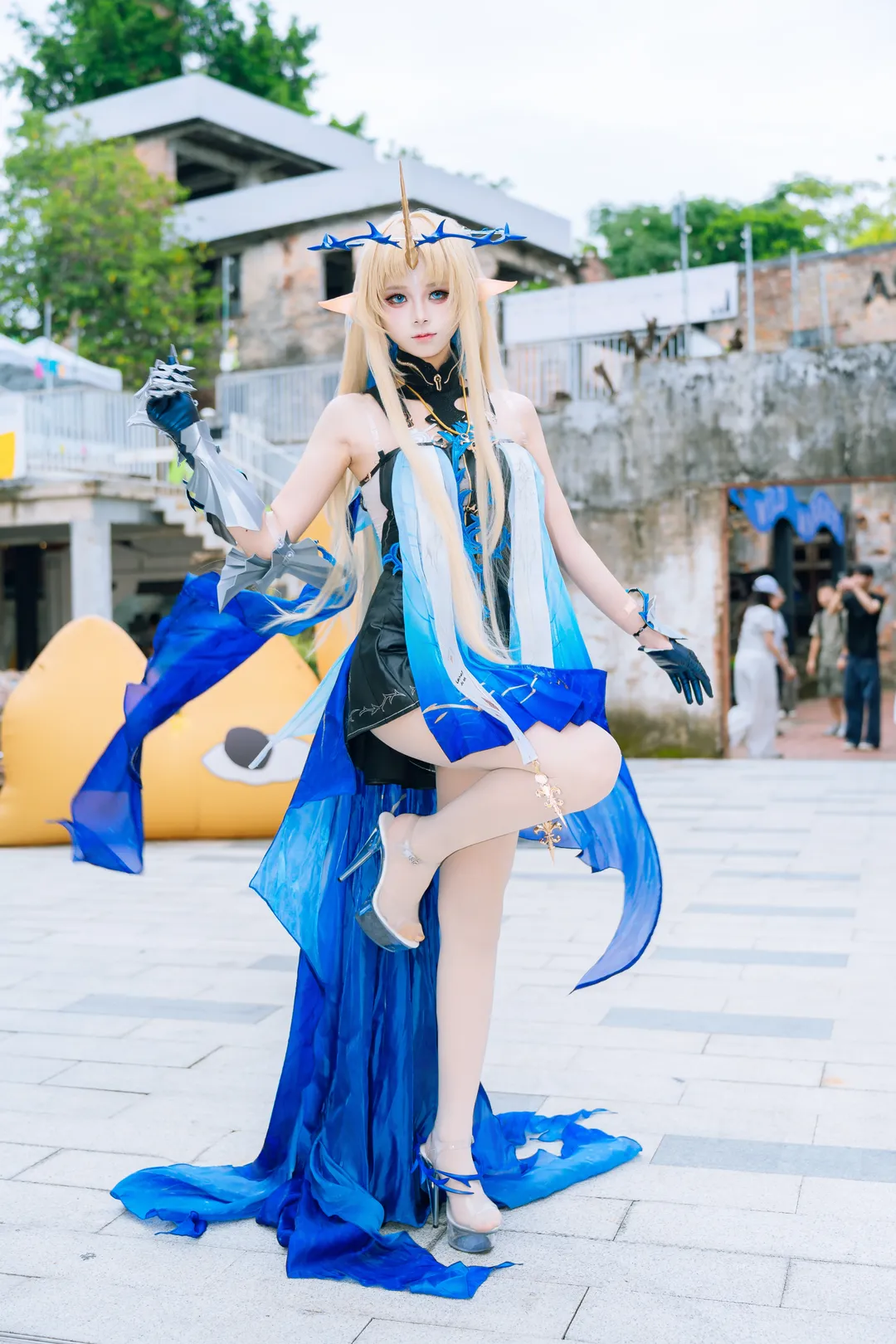鳴潮cosplay, 惠州掃街攝影, 佳能R50V拍攝, 精靈Cos分享, 戶外二次元攝影 - 第3張
