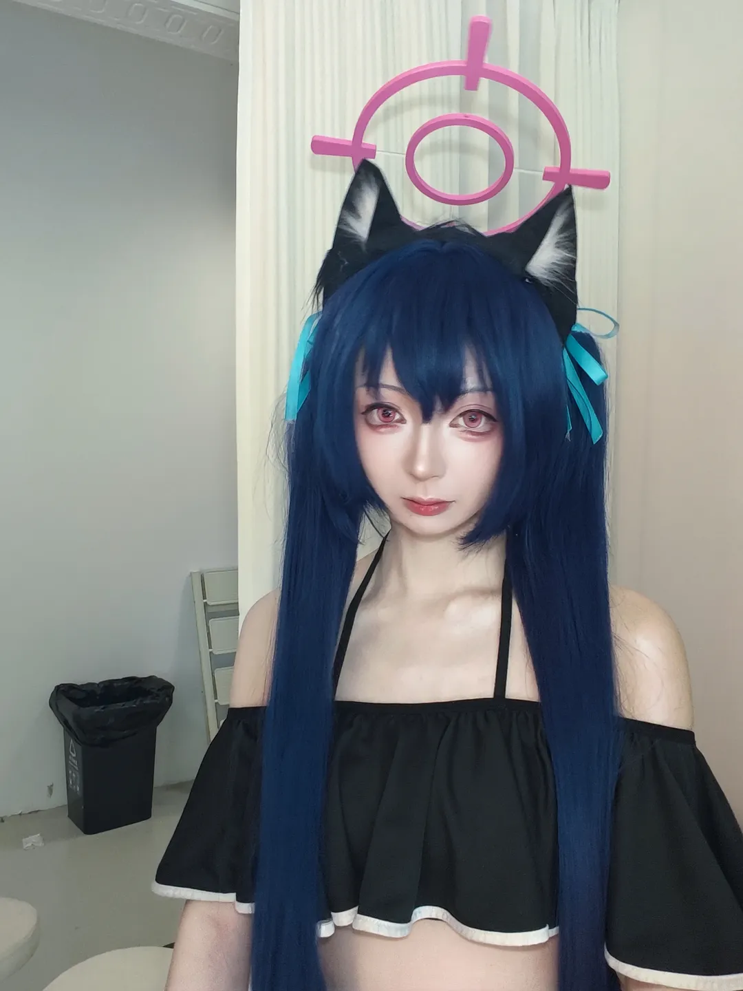 Blue Archive, Cosplay photography, 2D daily life, Kuromi Serika cosplay, Blue hair, red eyes