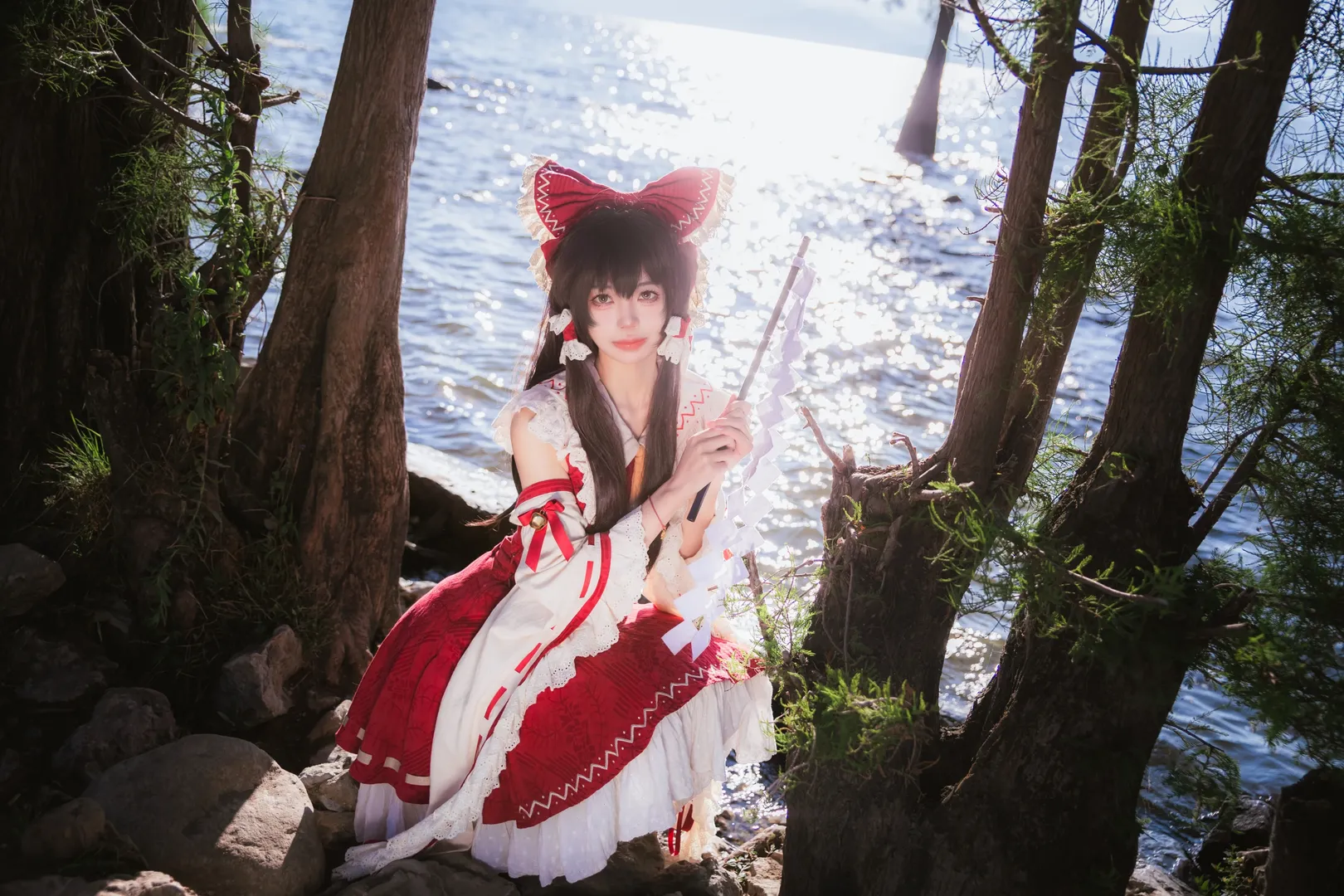 博麗靈夢cos, 東方project, cos正片, 旅拍, 紅白巫女 - 第2張