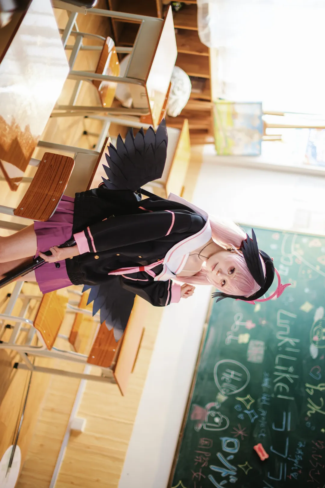 老师的好学生cos, 蔚蓝档案, 校园系cosplay, 粉色长发, 教室场景 - 第10张