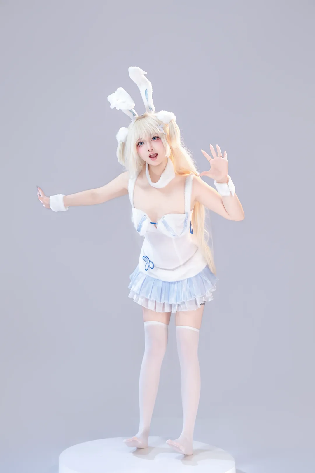 二次元装扮, 白蓝配色, 棚拍写真, Coser日常, 兔女郎cos - 第1张