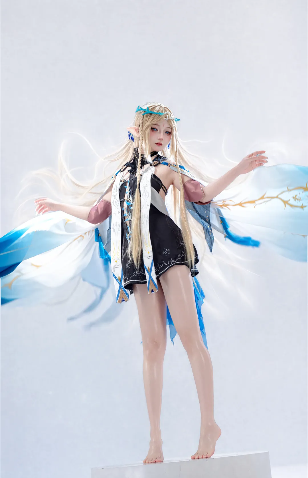 鸣潮, 精灵耳妆容, cosplay摄影, 二次元分享, 小卡cos