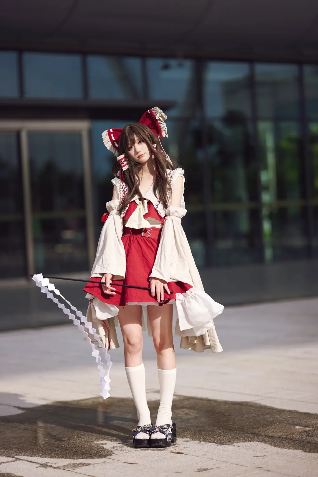 コスプレ, 博麗霊夢コスプレ, 東方Project, 巫女服, 屋外スナップ - 1枚目