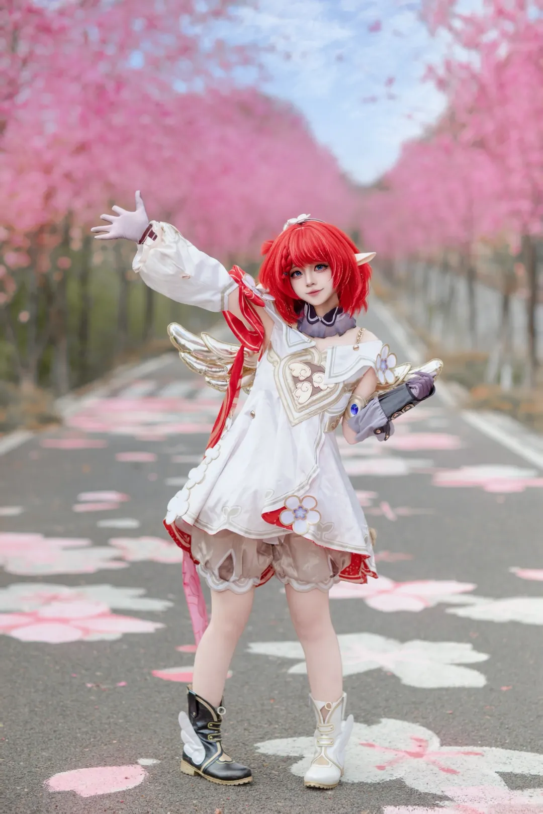 Honkai: Star Rail, Tribbie cosplay, Cosplay location shoot, Fenglongwan Cherry Blossom Little Train, Spring Stroll - Image 3