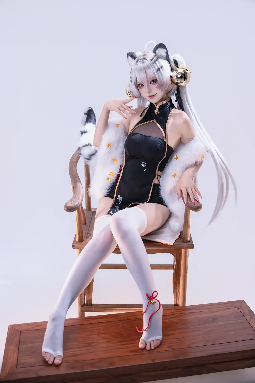 白虎娘cos, cosplay摄影, 棚拍日常, 兽耳娘装扮, 露趾白丝