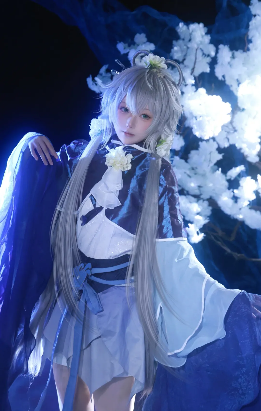 古风cosplay, 洛天依cos, Vsinger, 银发假发, 反季节拍摄