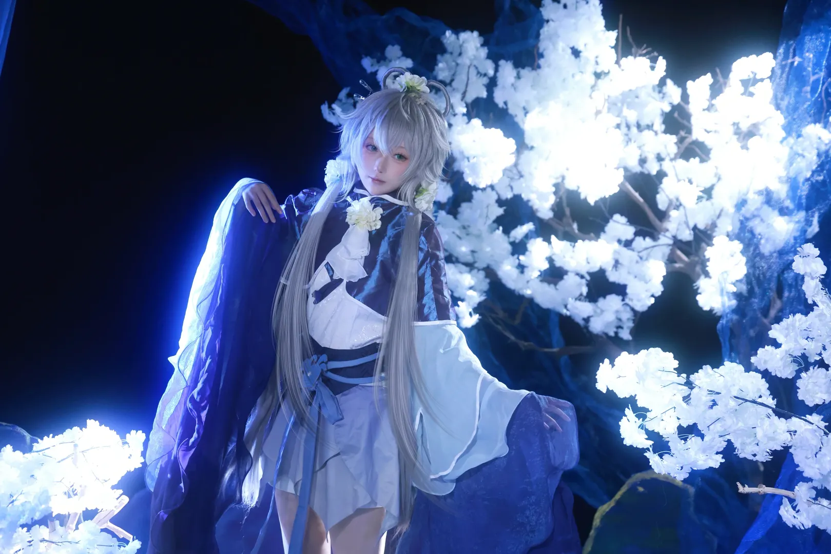 古風コスプレ, 洛天依 コスプレ, Vsinger, 銀髪ウィッグ, 季節外れの撮影 - 2枚目